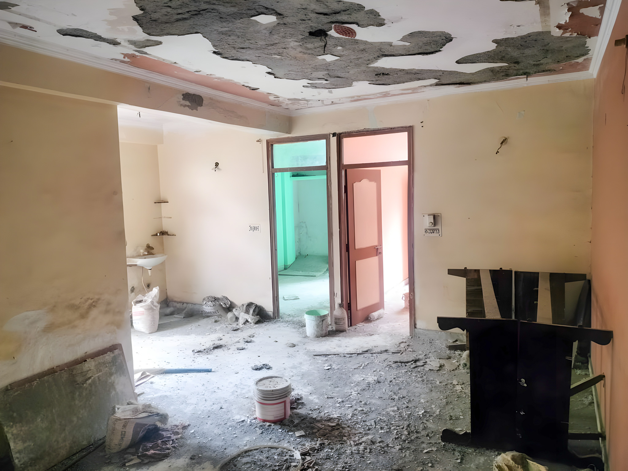 3 BHK Flat for Sale in GAYATRI APPARTMENTS, SHALIMAR GARDEN EXTENSION 2, Ghaziabad — photo 4