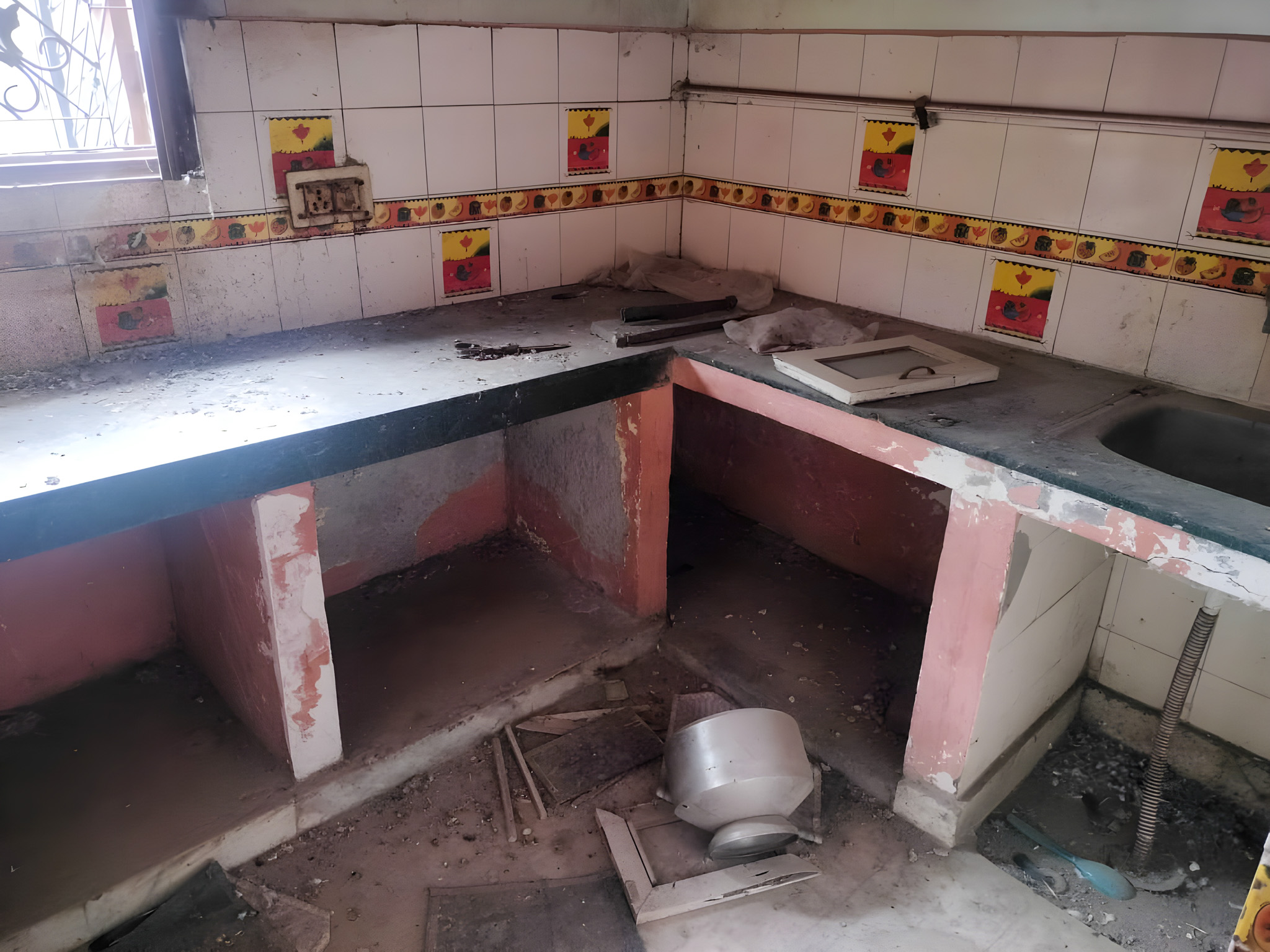3 BHK Flat for Sale in GAYATRI APPARTMENTS, SHALIMAR GARDEN EXTENSION 2, Ghaziabad — photo 5