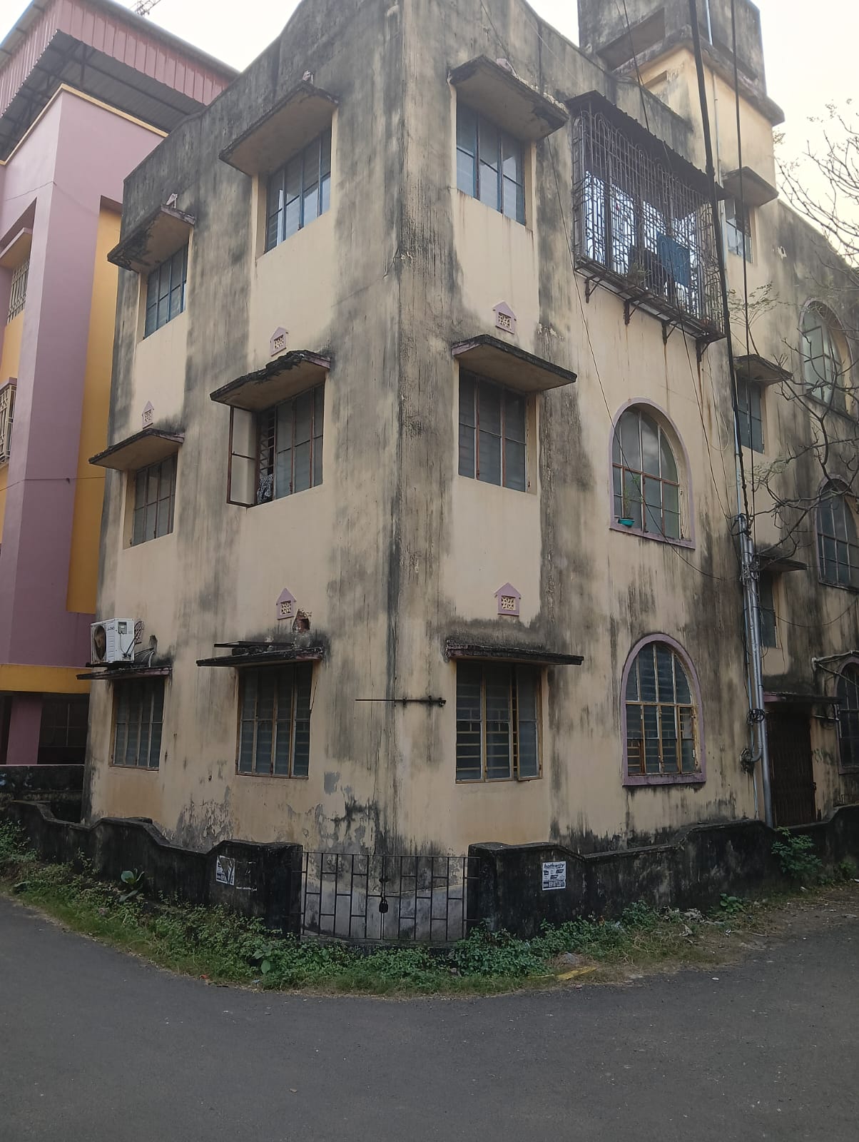 Flat for Sale in Kolkata — photo 1
