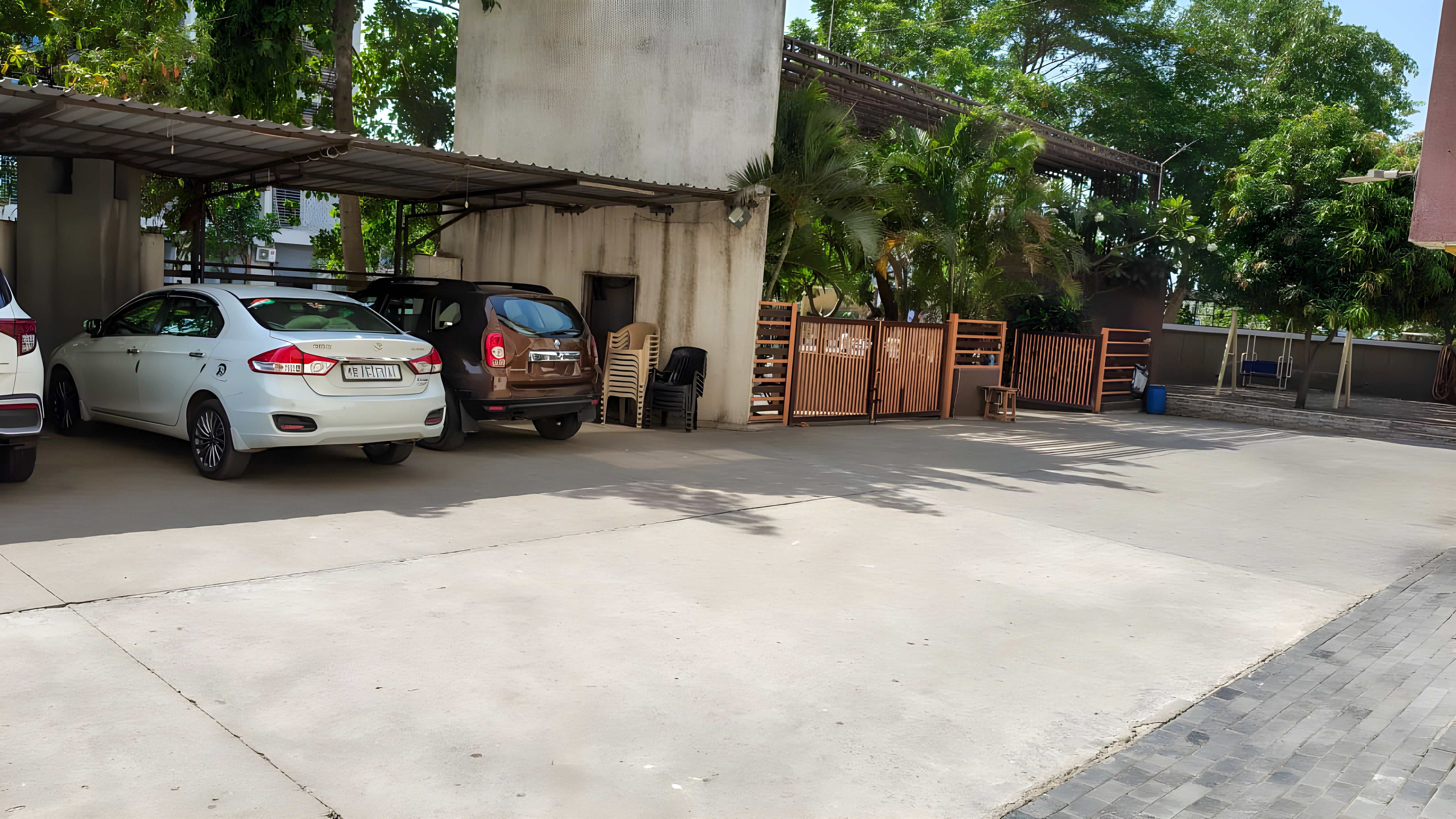 Flat for Sale in Surat — photo 3