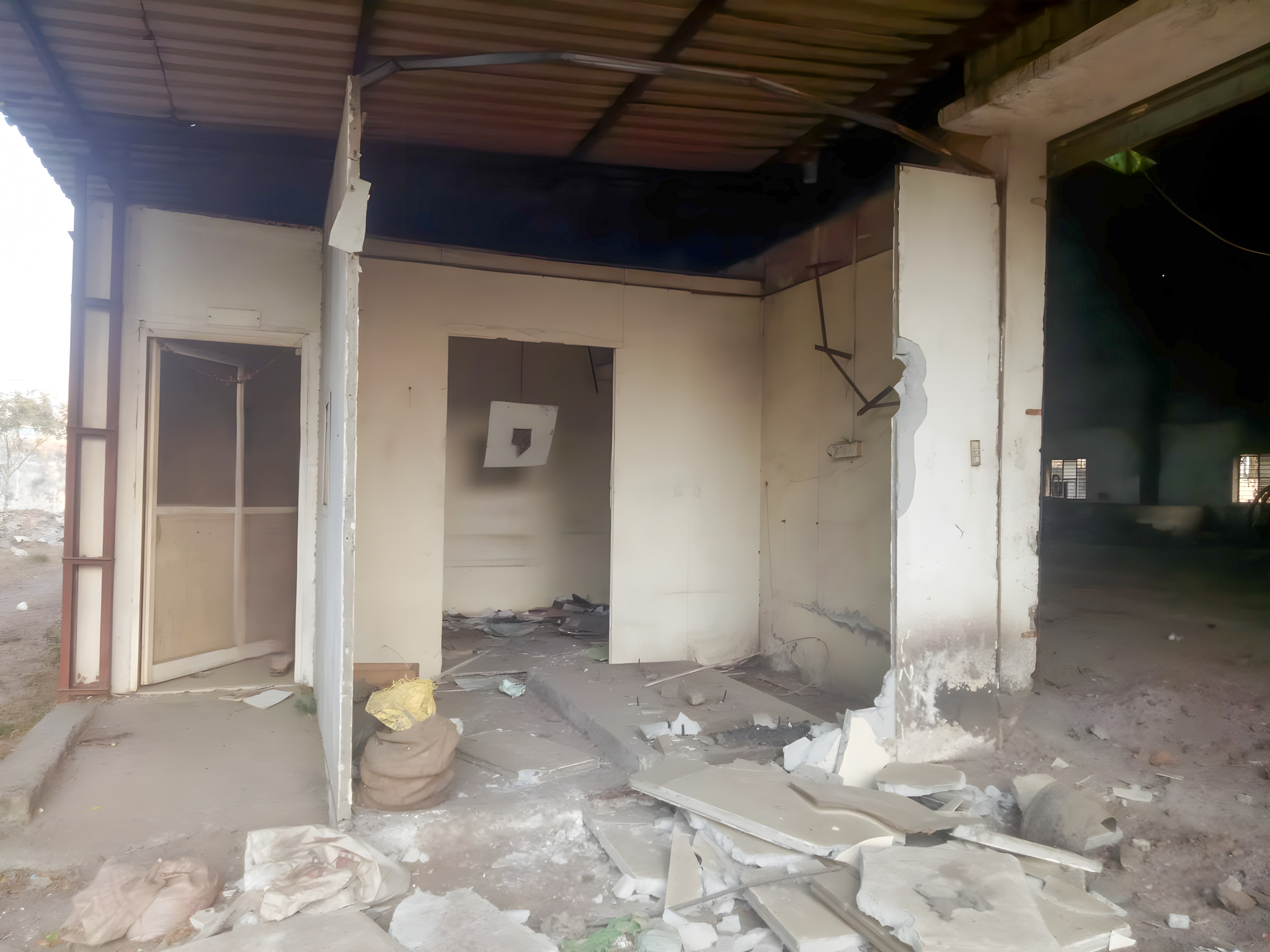 Industrial Plot with Factory Building for Sale in AURIC City — photo 6