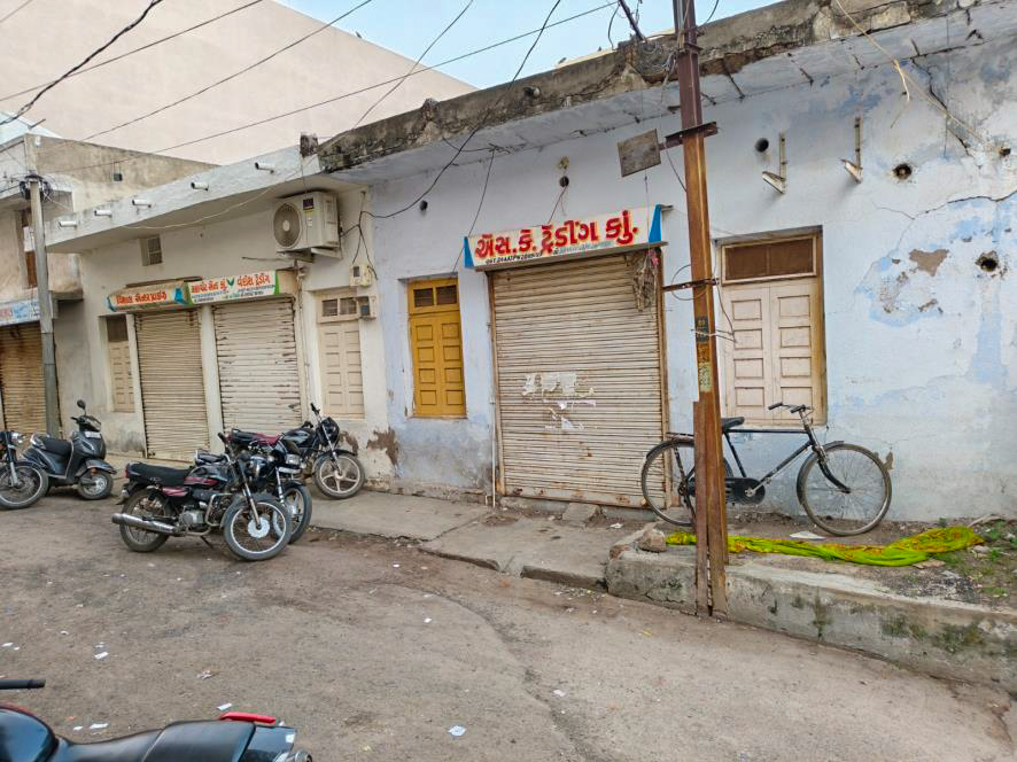 Godowns for Sale in mehta market, mina bazar street mehta market, Surendranagar — photo 1