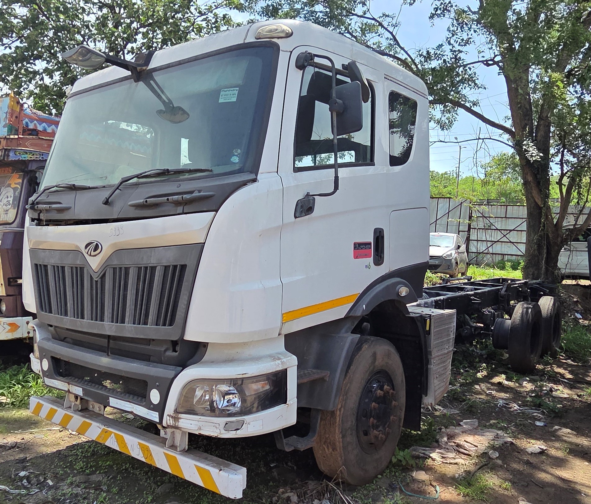 Heavy Goods Carrier Truck- (Without Tanker) for Sale in Vehicles Parked at : SHRIRAM ENTERPRISES Parking Yard, Near Pune-Banglore Highway, Khindwadi, Satara, Satara — photo 1