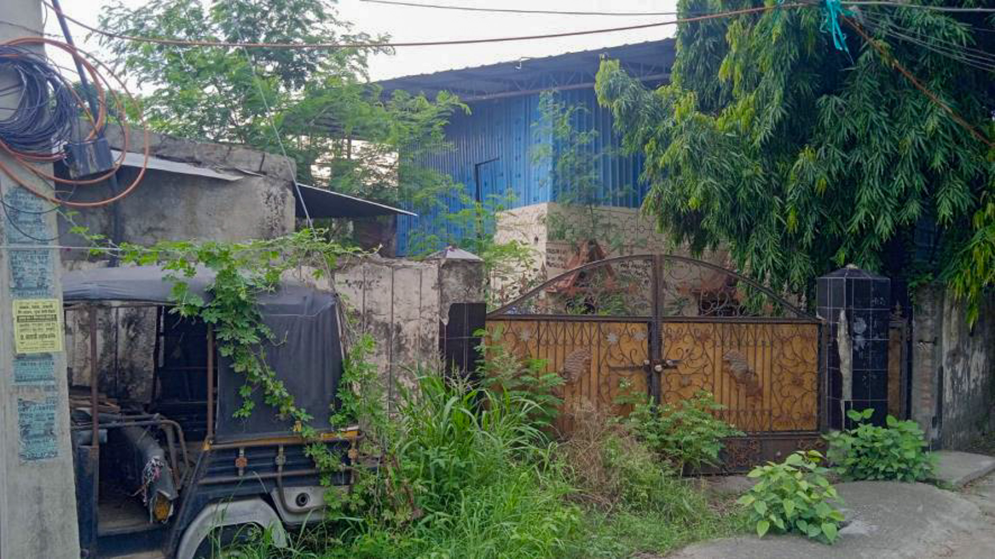 Industrial Plot with Factory Building for Sale in Bungal — photo 1