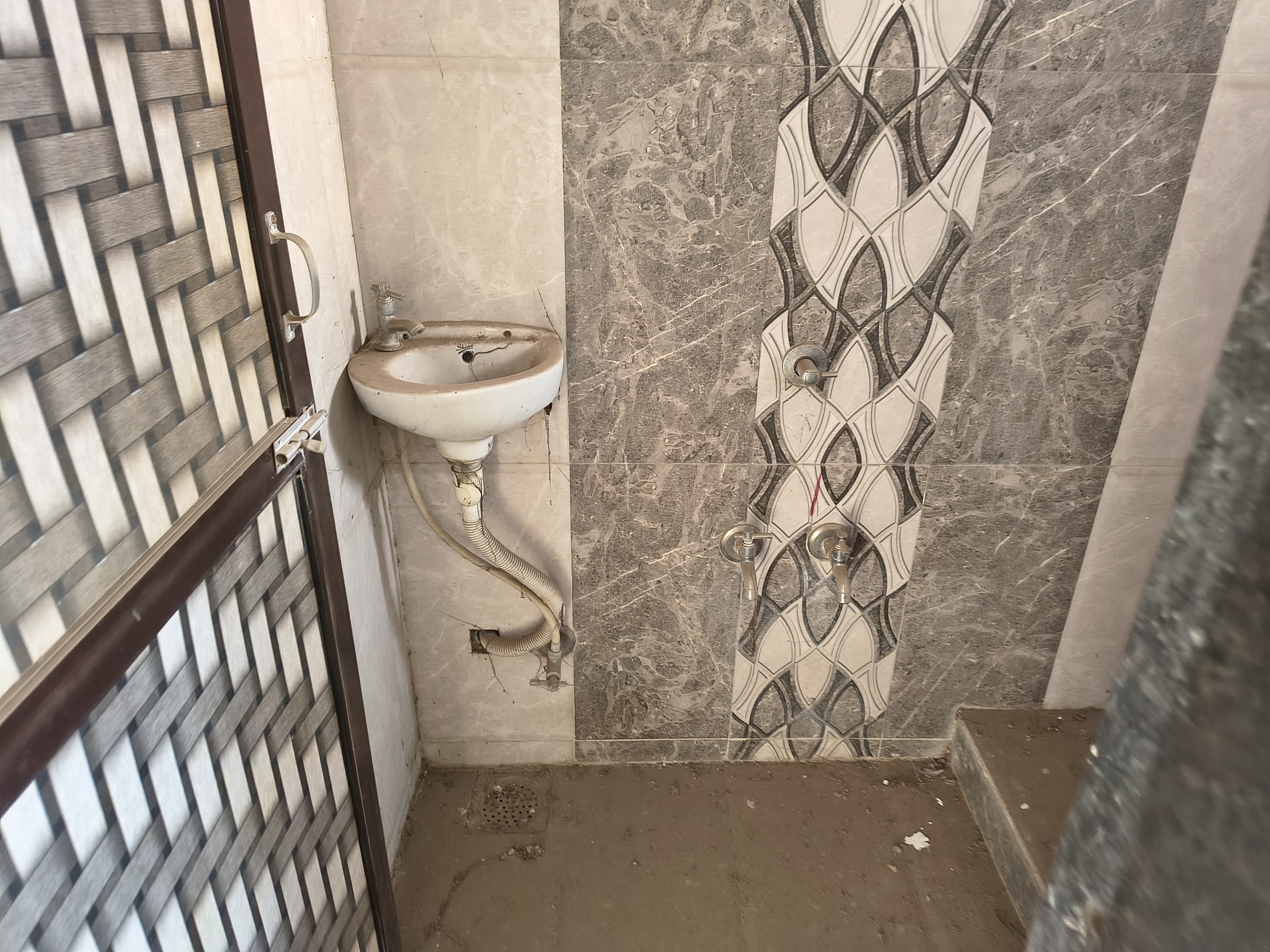 Flat for Sale in ASHOPALAV PARK-2, ROLEX ROAD, KOTHARIYA ROAD, RAJKOT, Kothariya — photo 14