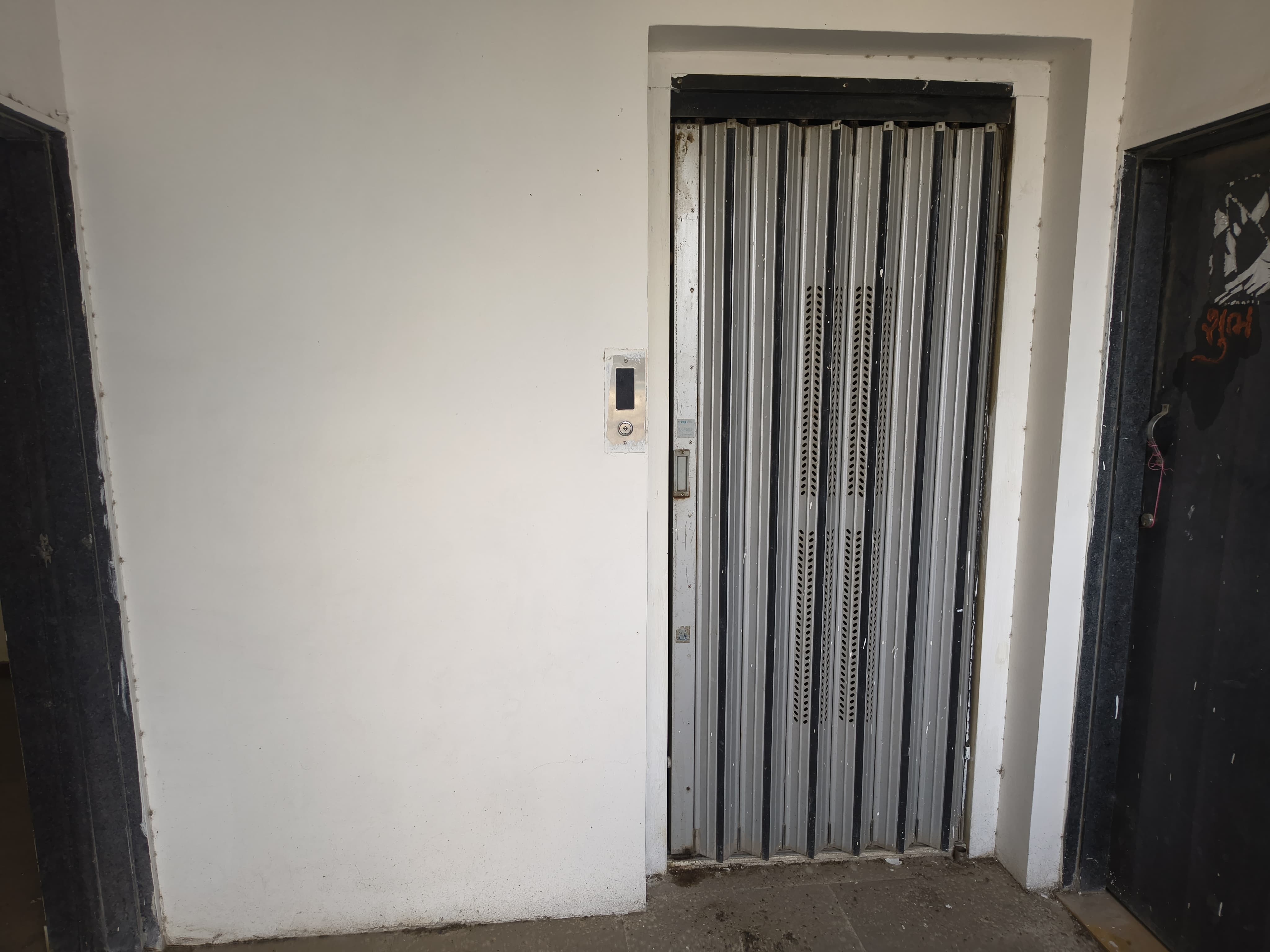 Flat for Sale in ASHOPALAV PARK-2, ROLEX ROAD, KOTHARIYA ROAD, RAJKOT, Kothariya — photo 4