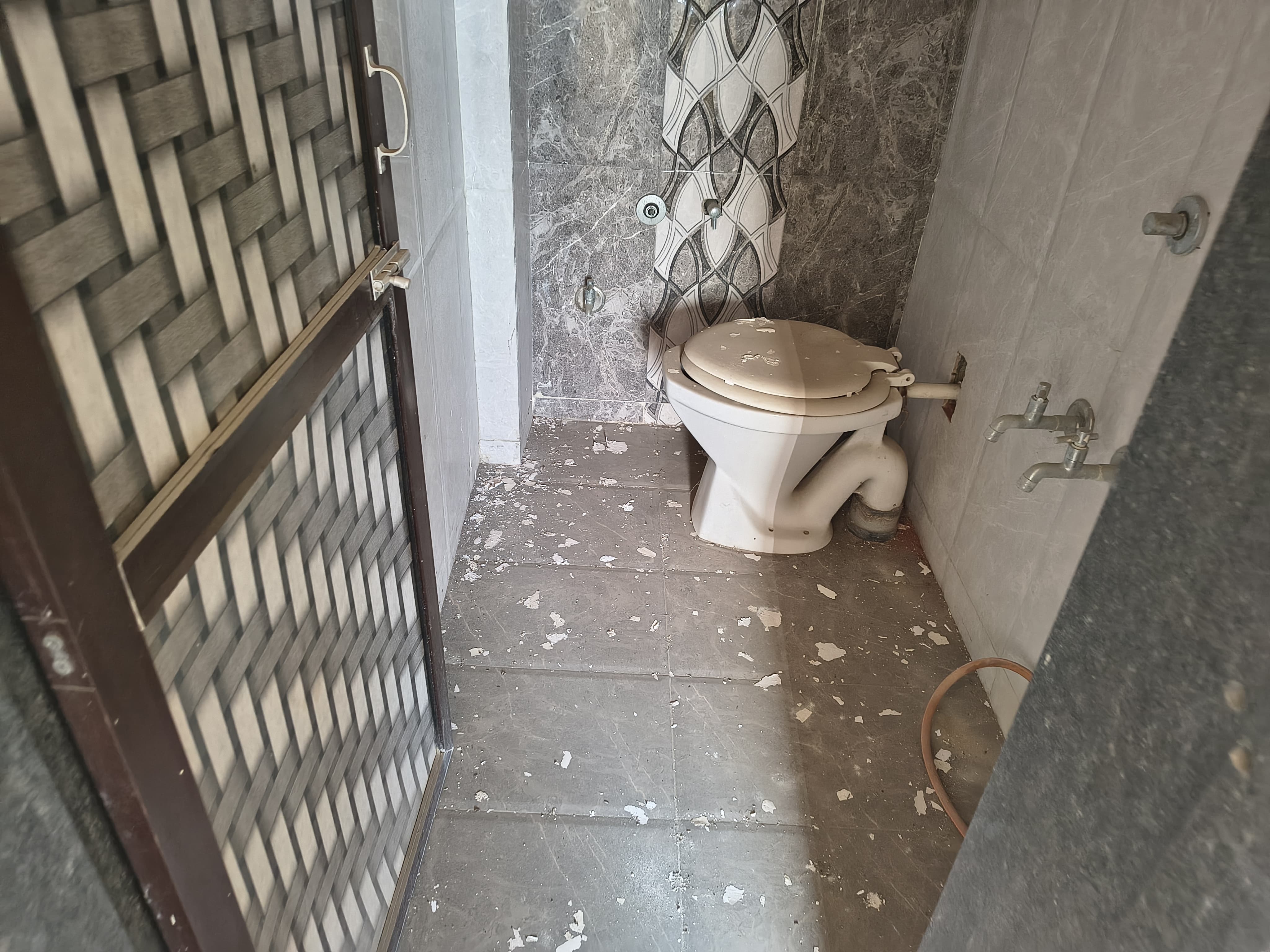 Flat for Sale in ASHOPALAV PARK-2, ROLEX ROAD, KOTHARIYA ROAD, RAJKOT, Kothariya — photo 10