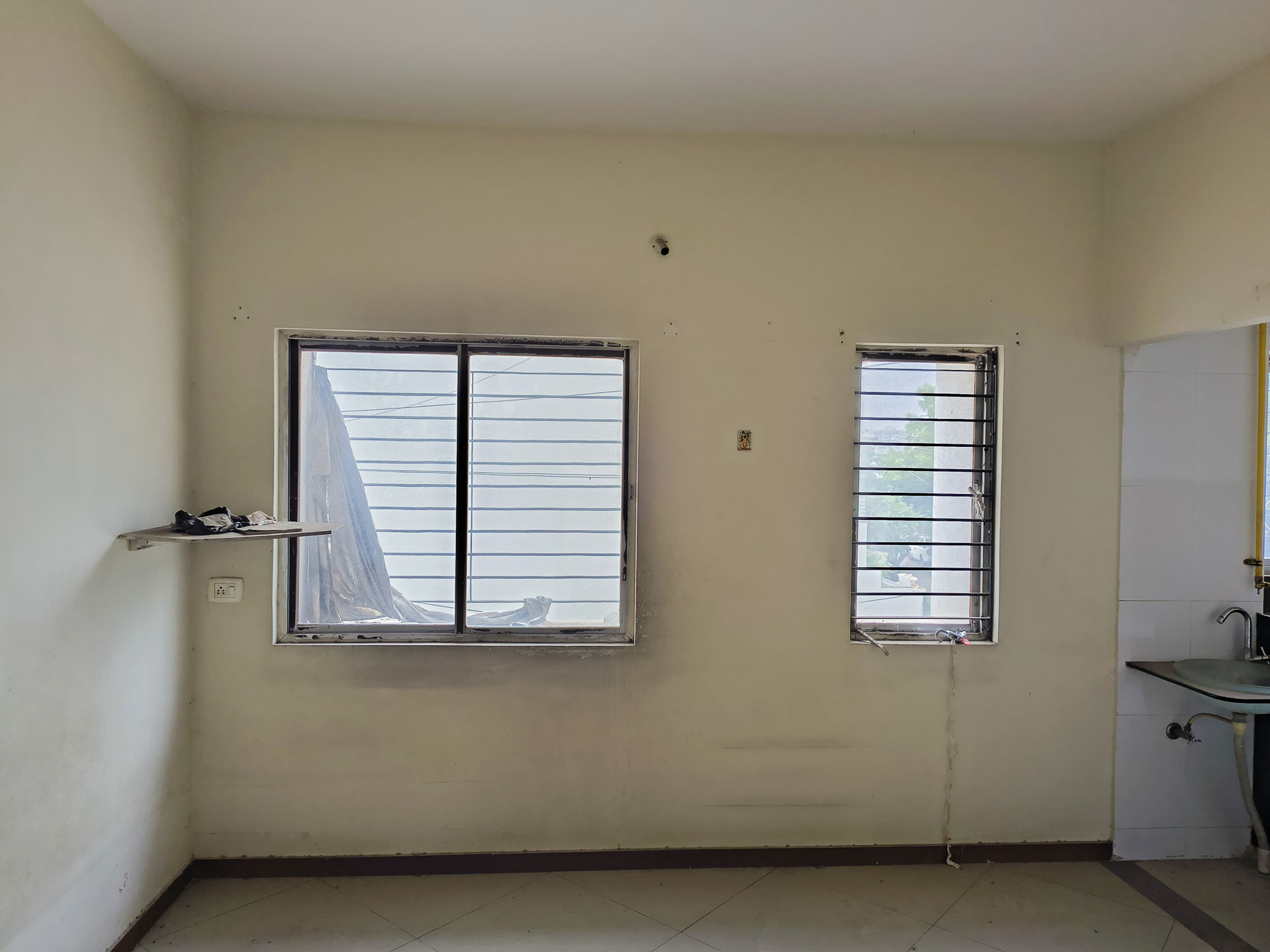 Flat for Sale in B/H BALAJI HALL. OFF 150 FT WIDE RING ROAD, MAVDI, RAJKOT, Rajkot — photo 7