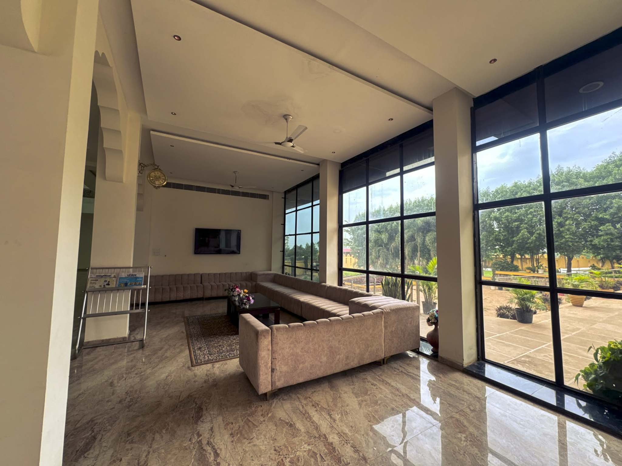 Hotel for Sale in GUNA, Guna — photo 11