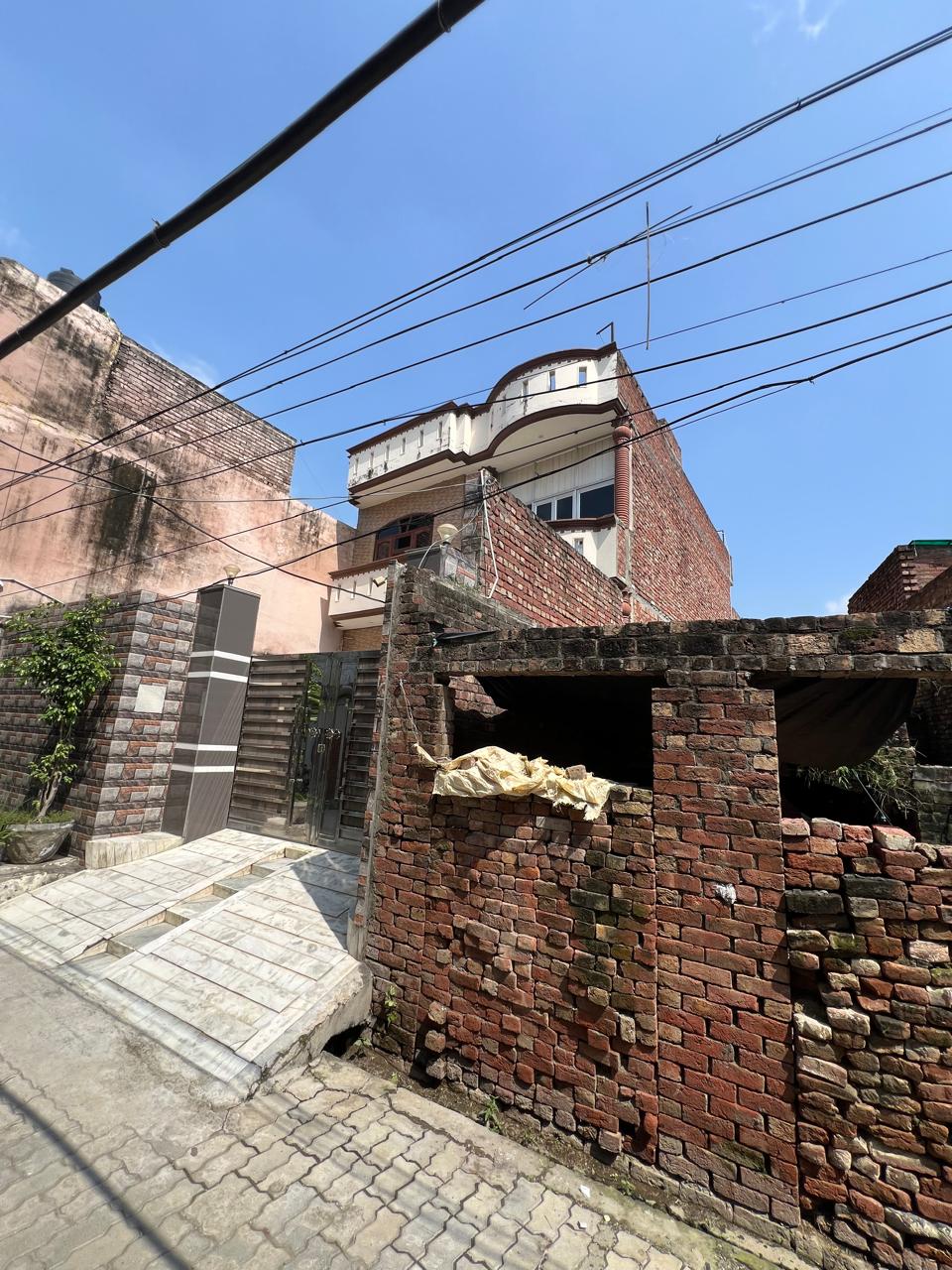Individual House for Sale in Batala — photo 1