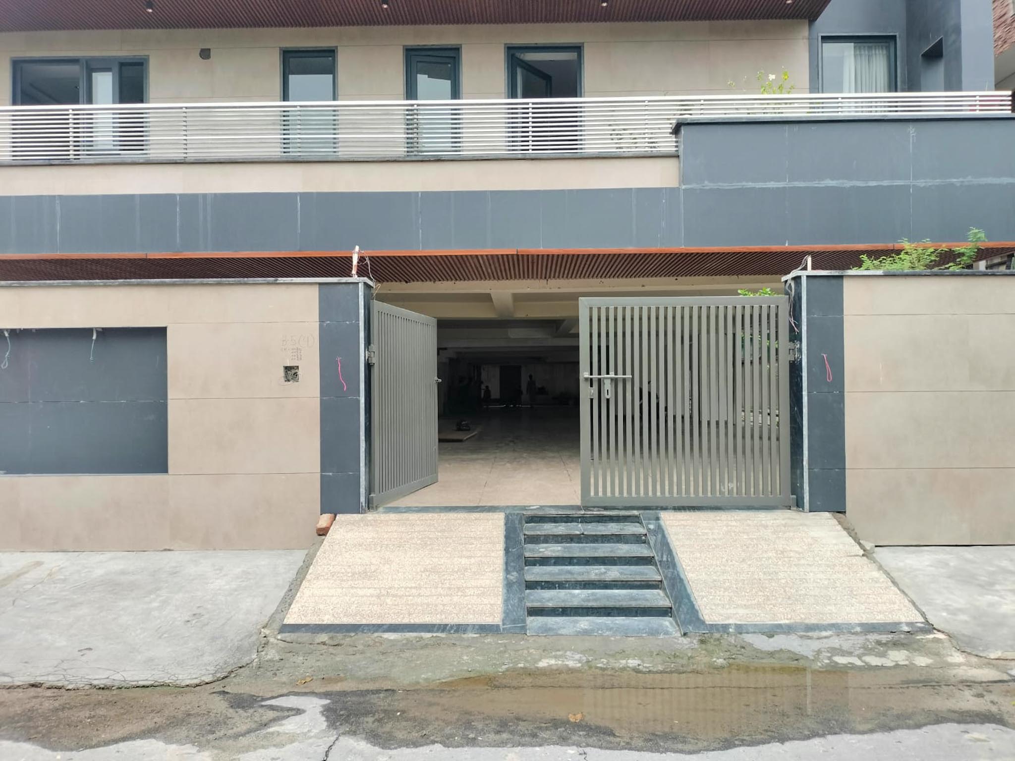Flat for Sale in New Delhi — photo 1