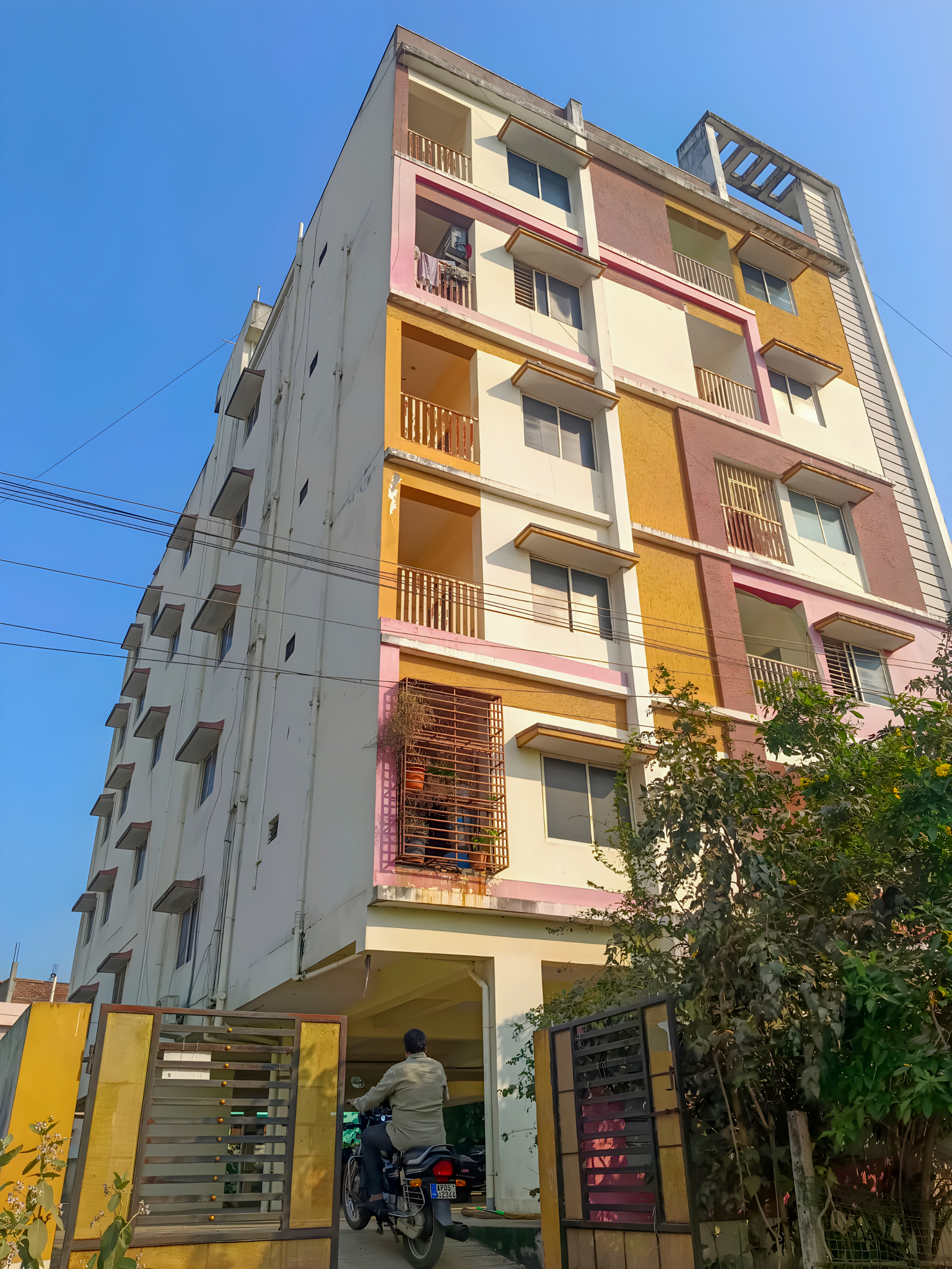 2 BHK Flat for Sale in SRINIVASA RESIDENCY, Rajahmjundry, Rajamahendravaram — photo 20
