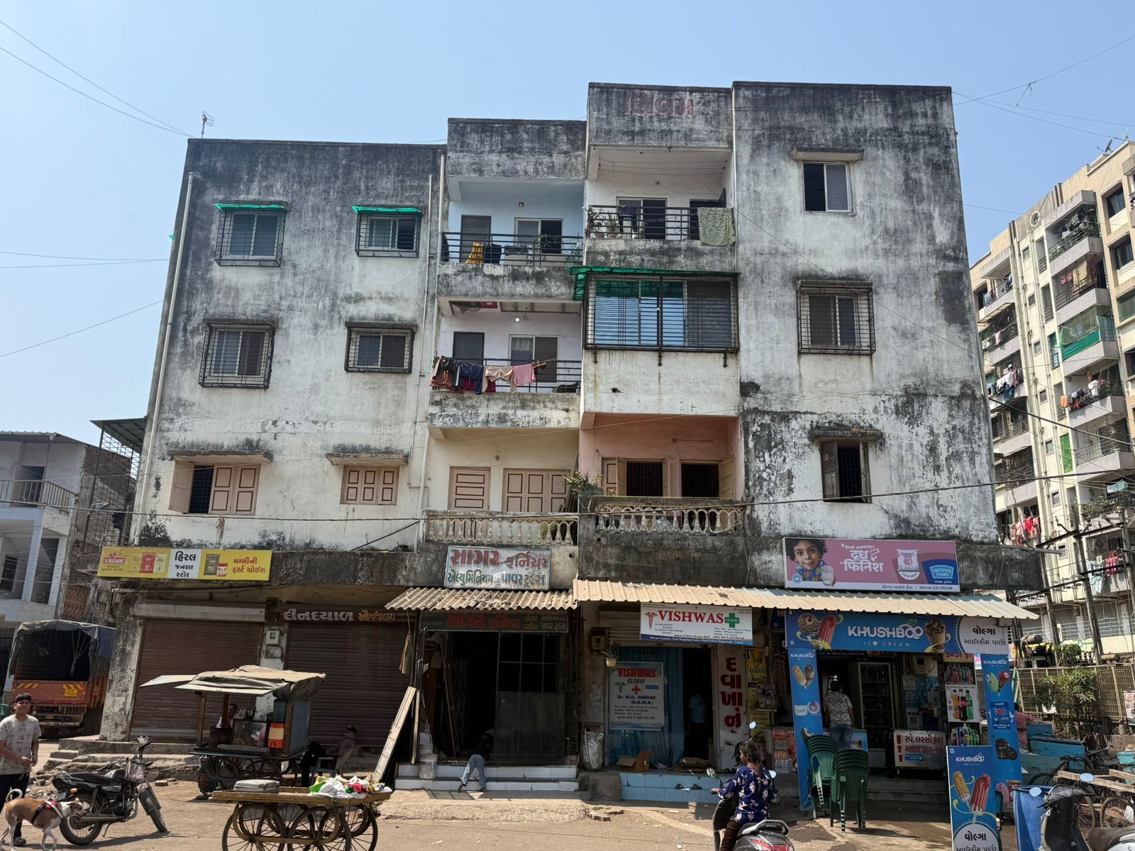 Flat for Sale in Valsad, Valsad — photo 1
