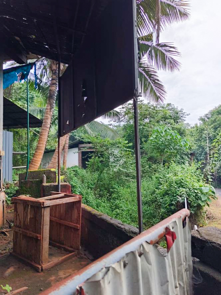 A Double Storied RCC Building and a Single storied AC Sheet Shed for Sale in Nilambur, Manjeri — photo 1
