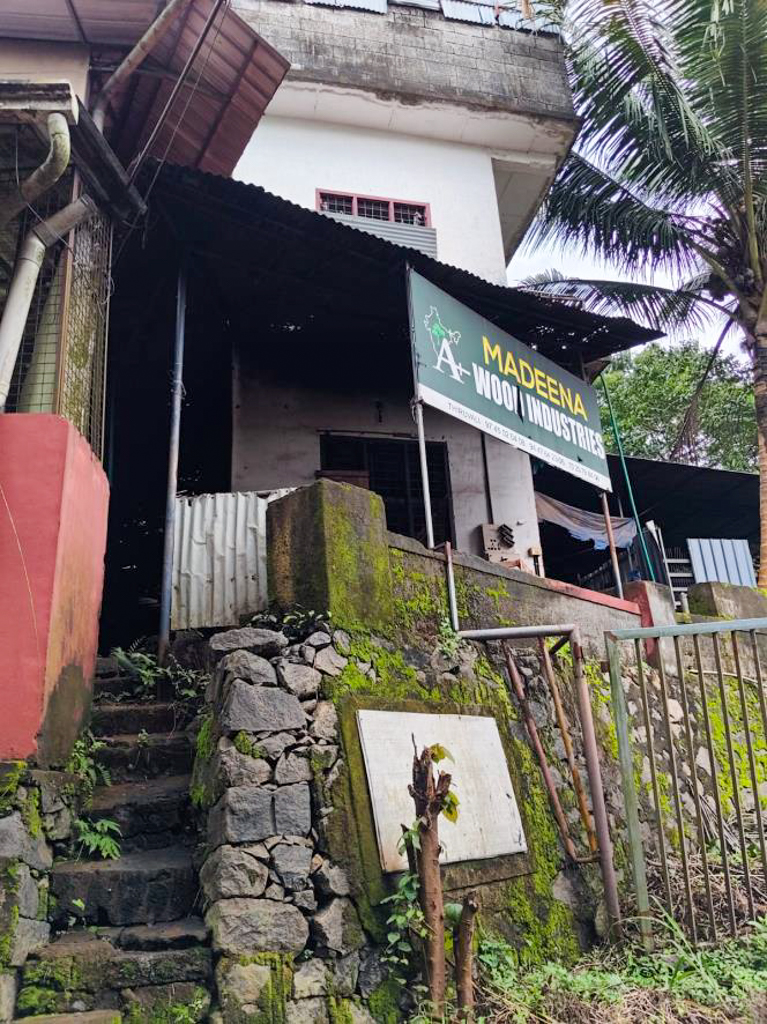 A Double Storied RCC Building and a Single storied AC Sheet Shed for Sale in Nilambur, Manjeri — photo 6
