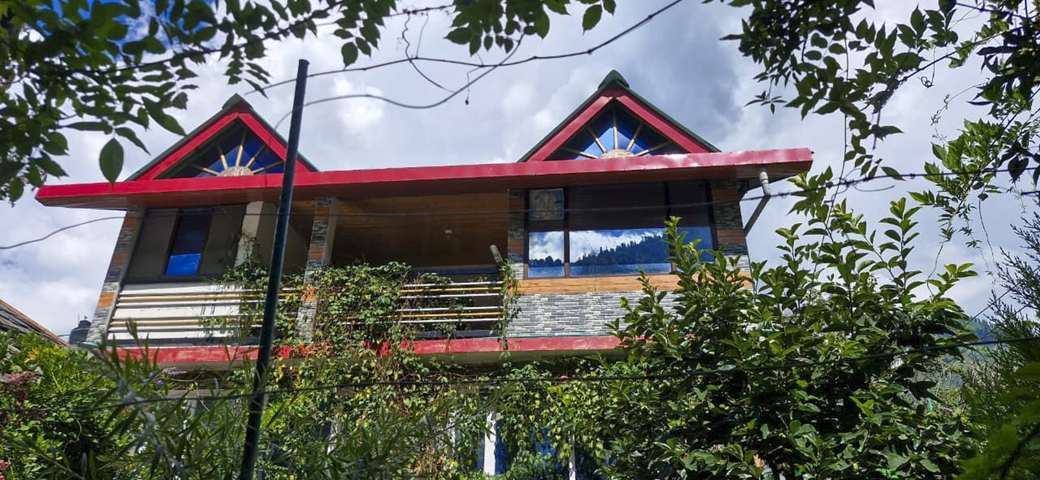 Individual House for Sale in Chhatan Seri Benchi Road, Banjar — photo 1