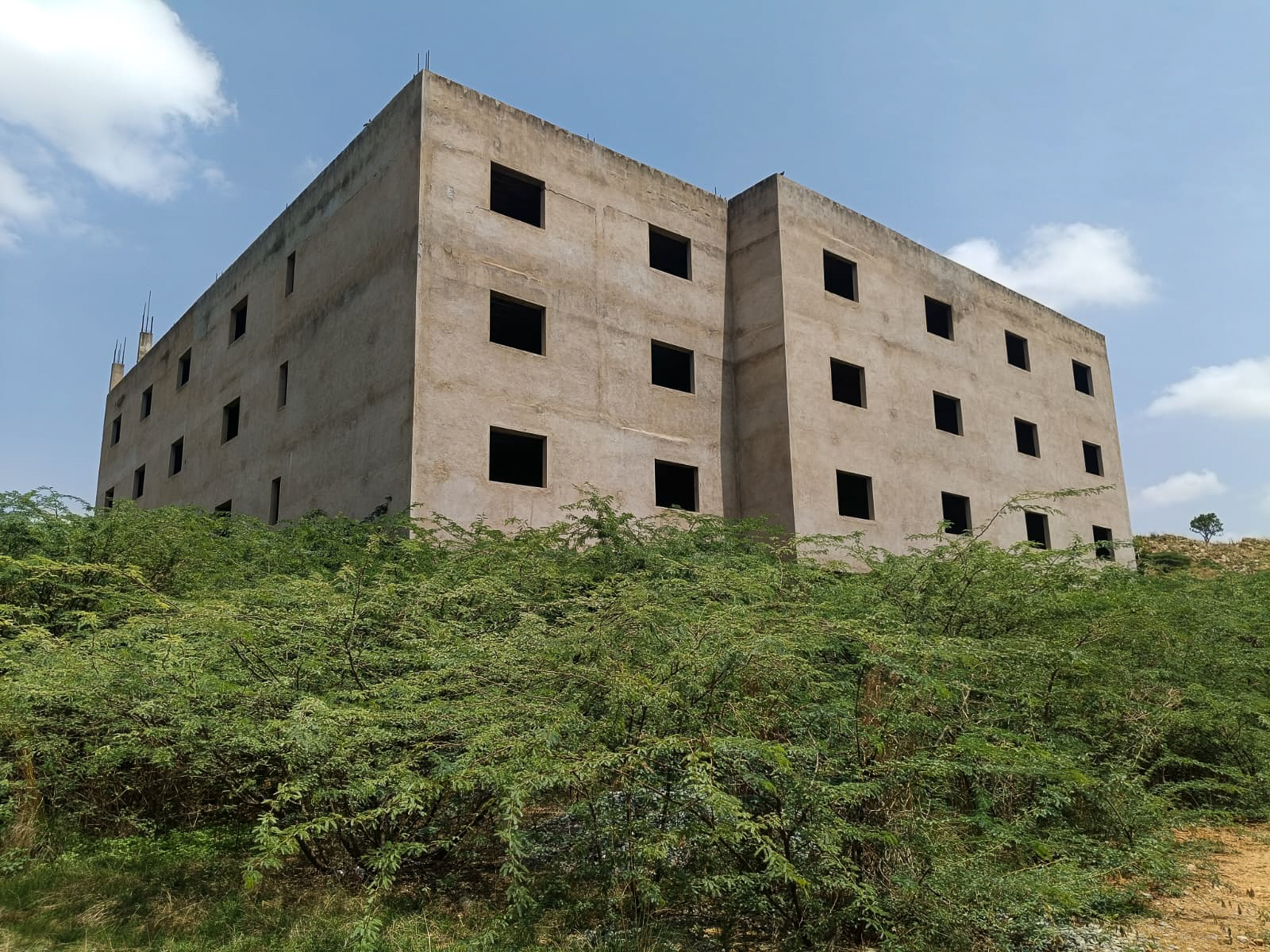 Industrial Plot with Factory Building for Sale in Industrial Park Penukonda Village Penukonda District Anantapuramu Pin 515110 Andhra Pradesh, PENUKONDA — photo 5
