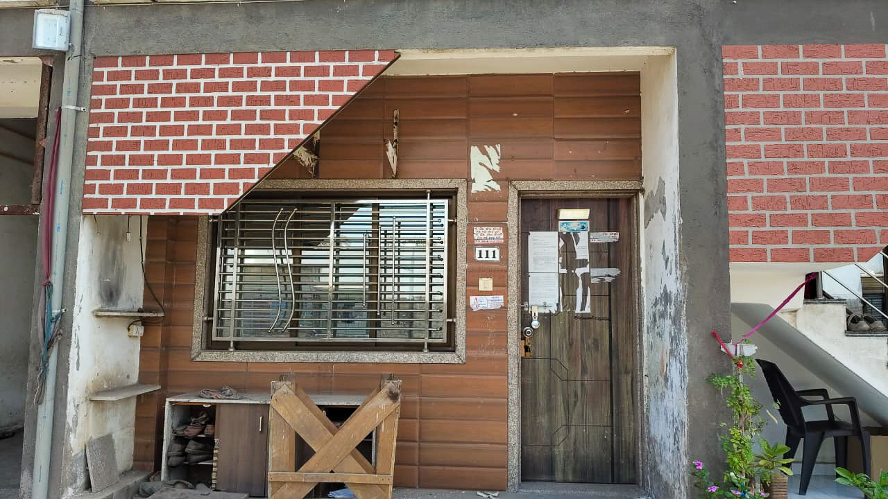 Individual House for Sale in BHESTAN SURAT, Surat — photo 1