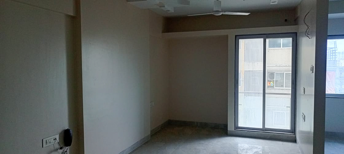 Flat for Sale in Platinum Tower-7, Casa Divine Tirupati CHSL, Near D N Nagar Metro Station, Mumbai — photo 3