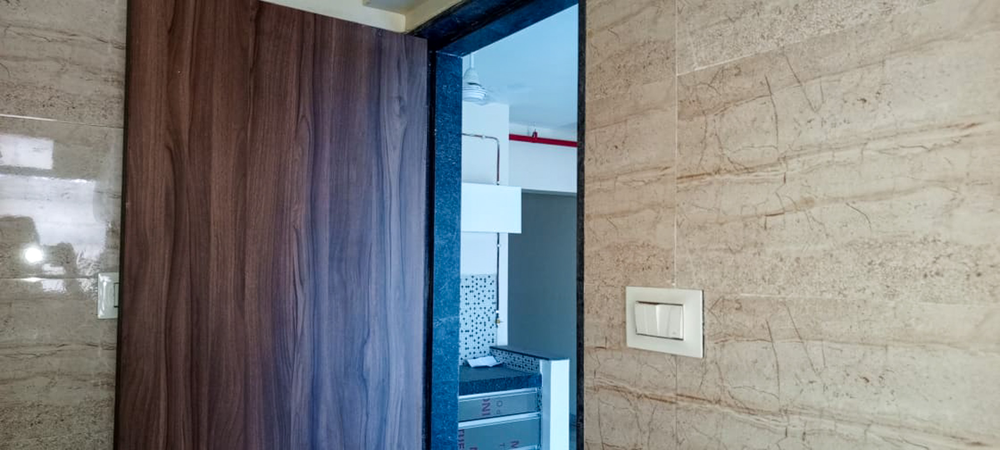 1 BHK Flat for Sale in PLATINUM TOWER 7, Near D N Nagar Metro Station, Mumbai — photo 3