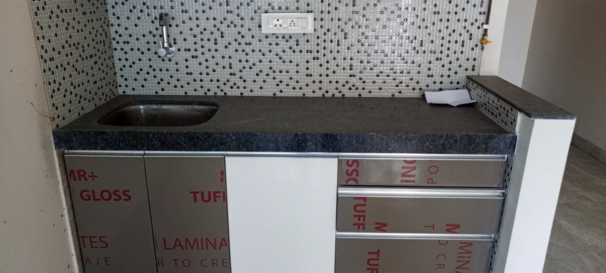1 BHK Flat for Sale in PLATINUM TOWER 7, Near D N Nagar Metro Station, Mumbai — photo 13