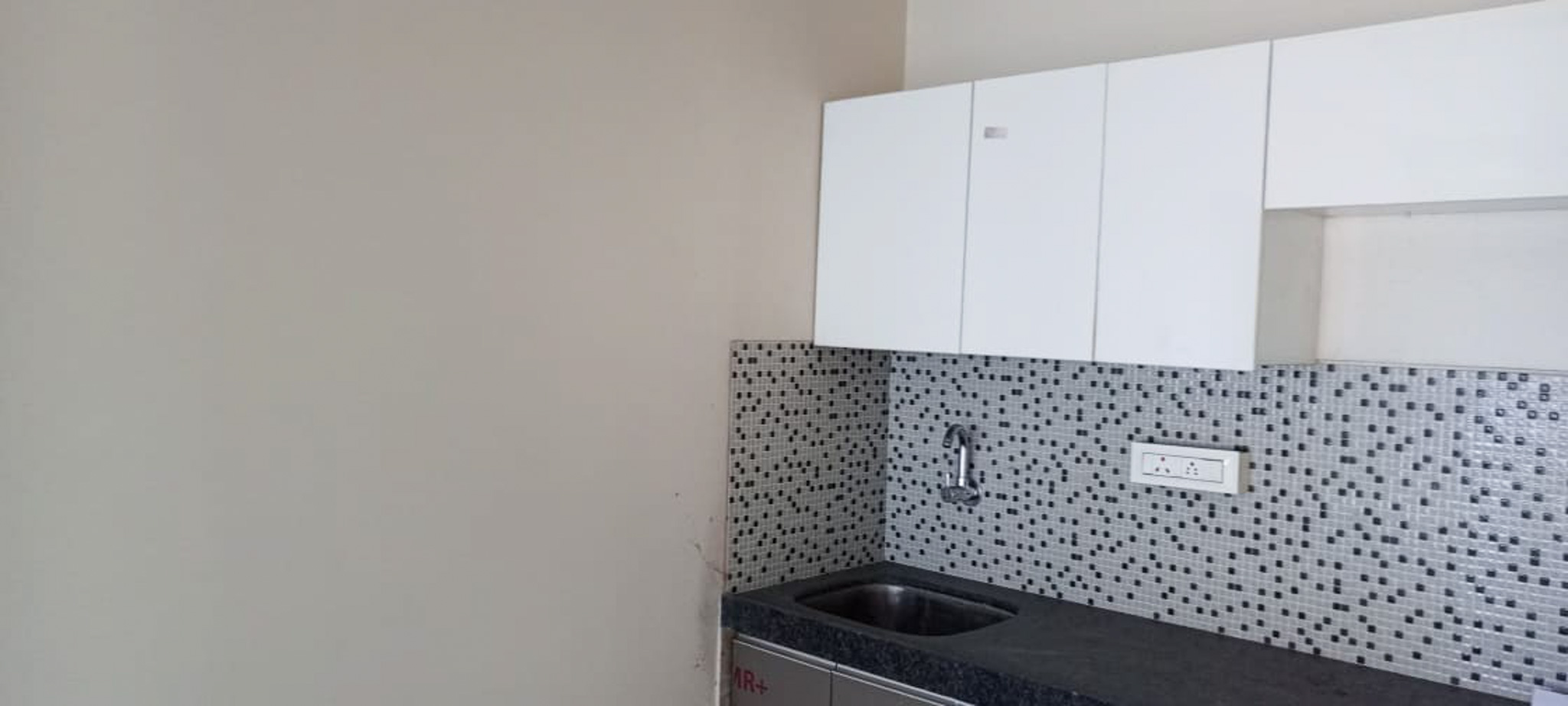 1 BHK Flat for Sale in PLATINUM TOWER 7, Near D N Nagar Metro Station, Mumbai — photo 12