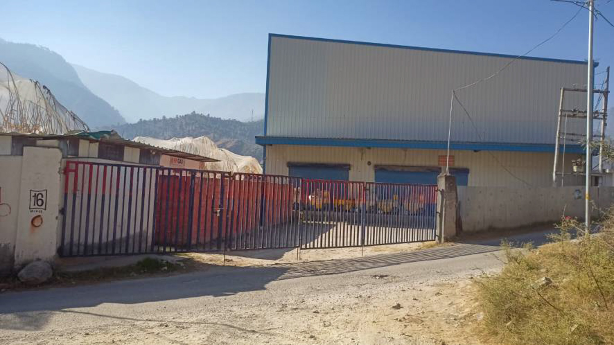Shed with Plant and Machinery for Sale in Bhuntar — photo 1