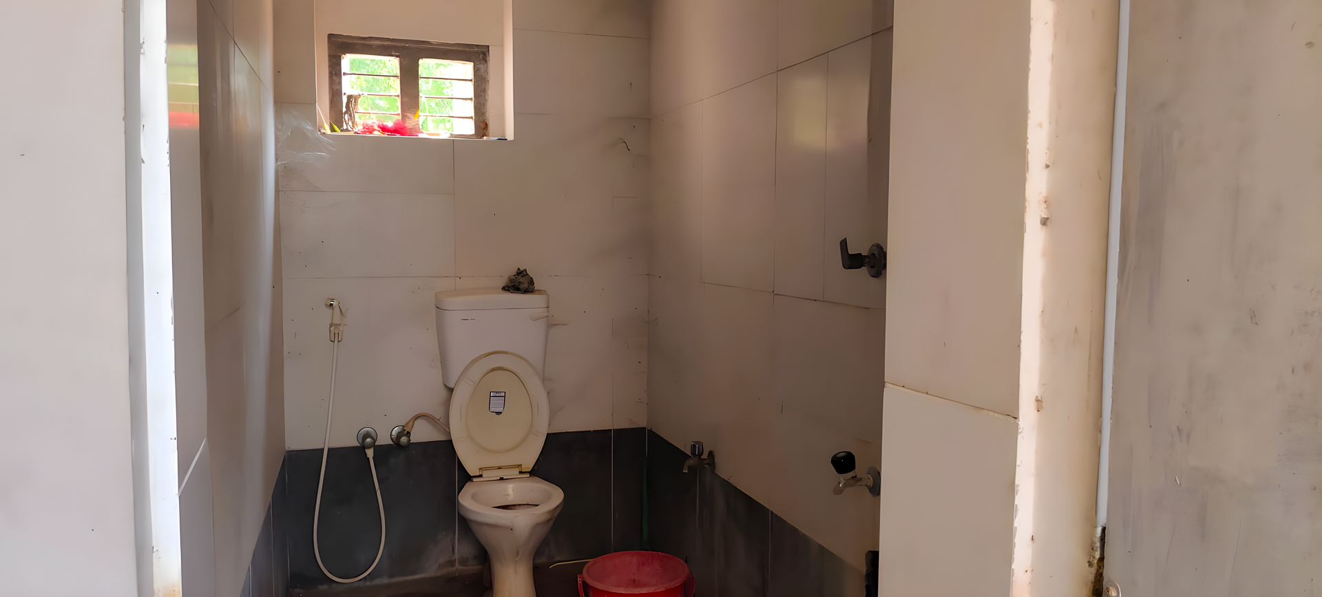 Individual House for Sale in YELLAPU RAMANI, ELURU, Eluru — photo 10
