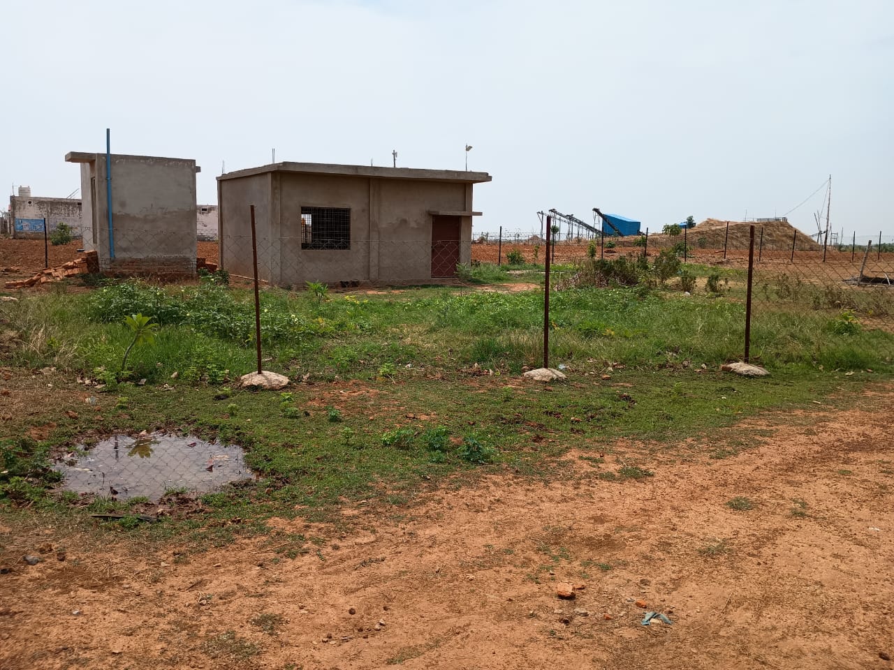 Industrial Plot with Factory Building for Sale in Nai Garhi — photo 1