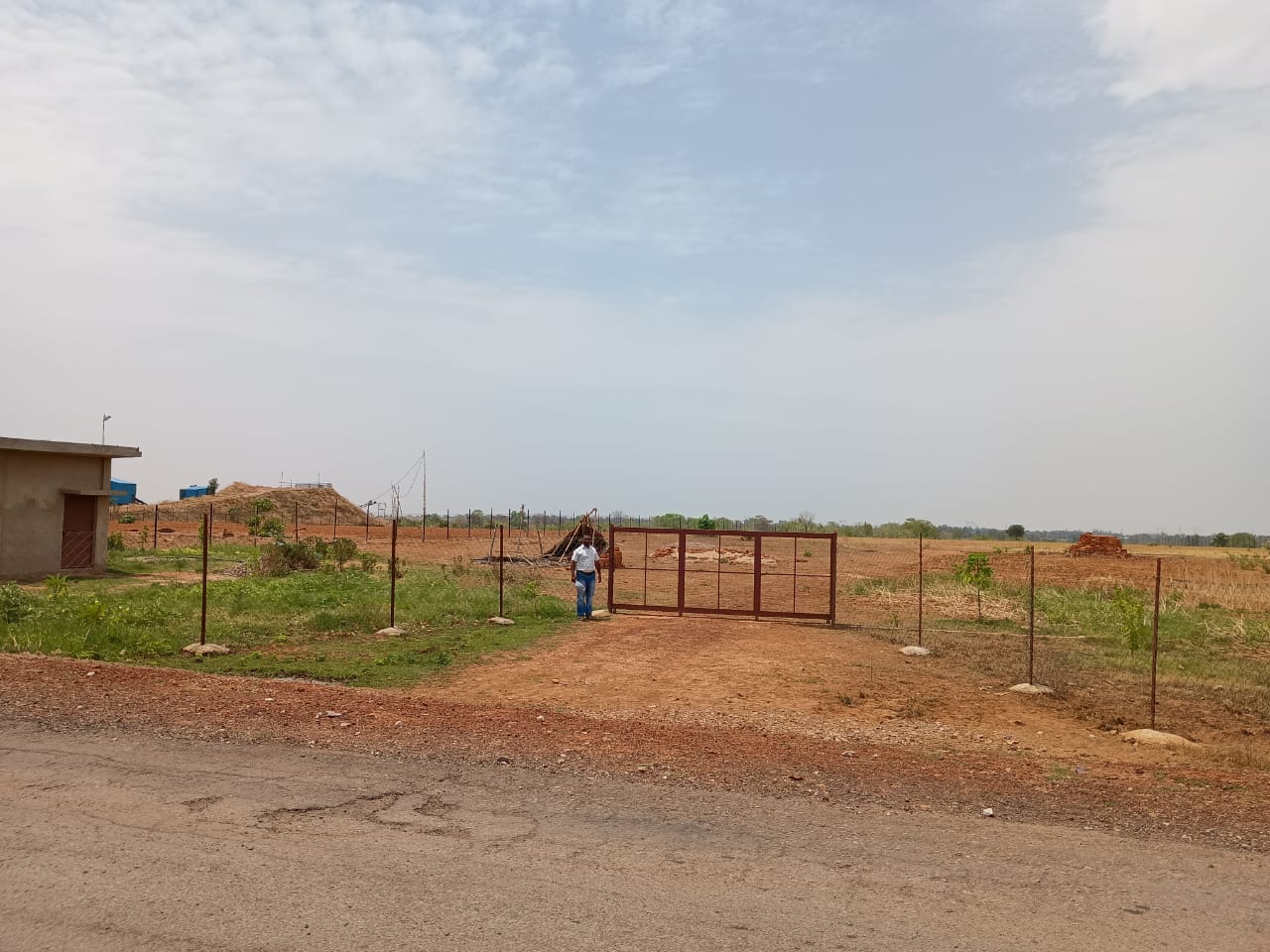 Industrial Plot with Factory Building for Sale in Nai Garhi — photo 2