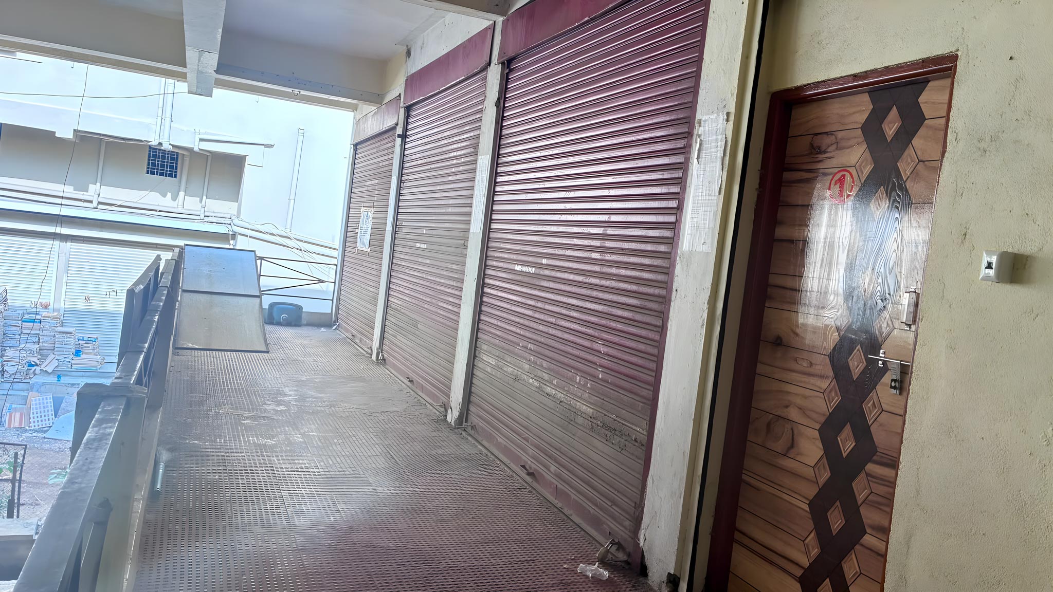 Shops for Sale in Warud — photo 1