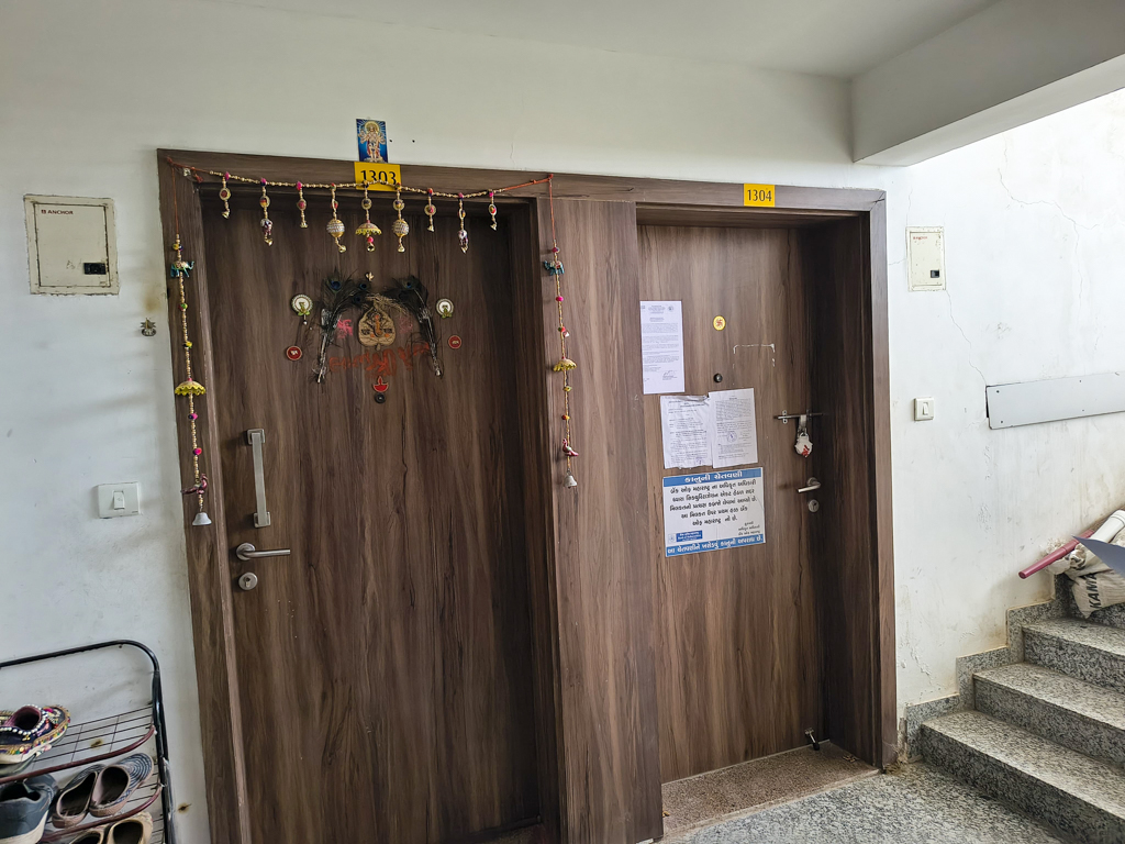 Flat for Sale in Paddhari — photo 1