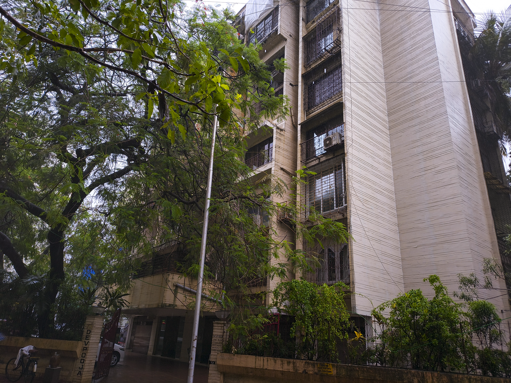 4 BHK Flat for Sale in DEVPOOJA CHS LTD, Santacruz (West), Mumbai — photo 24