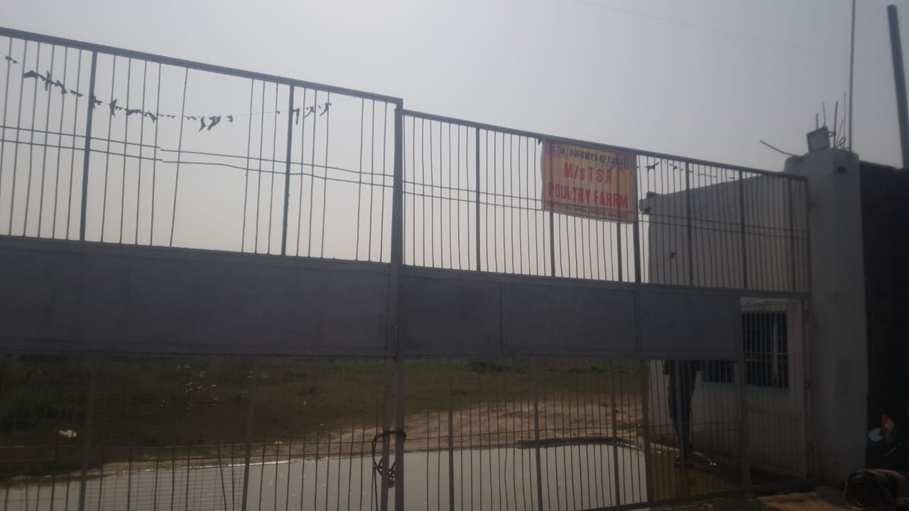 Godowns for Sale in Etmadpur — photo 1
