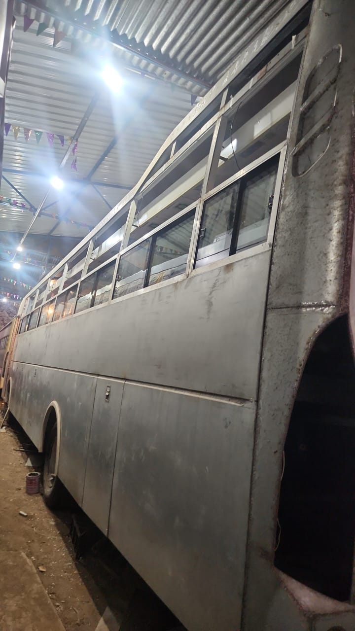 COMMERCIAL VEHICLE for Sale in Salboni — photo 1