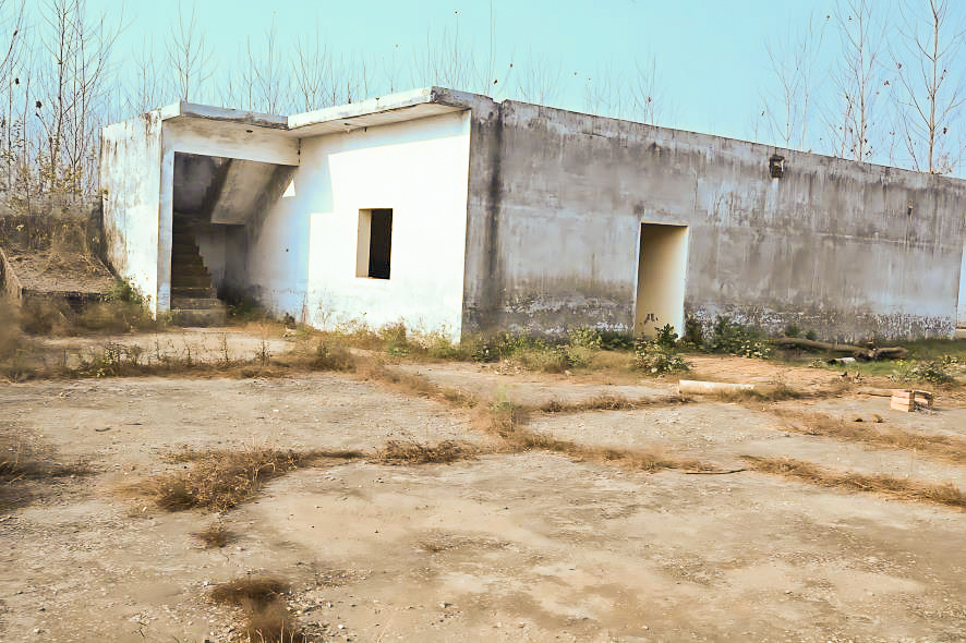 Industrial Plot with Factory Building for Sale in Manglaur — photo 11