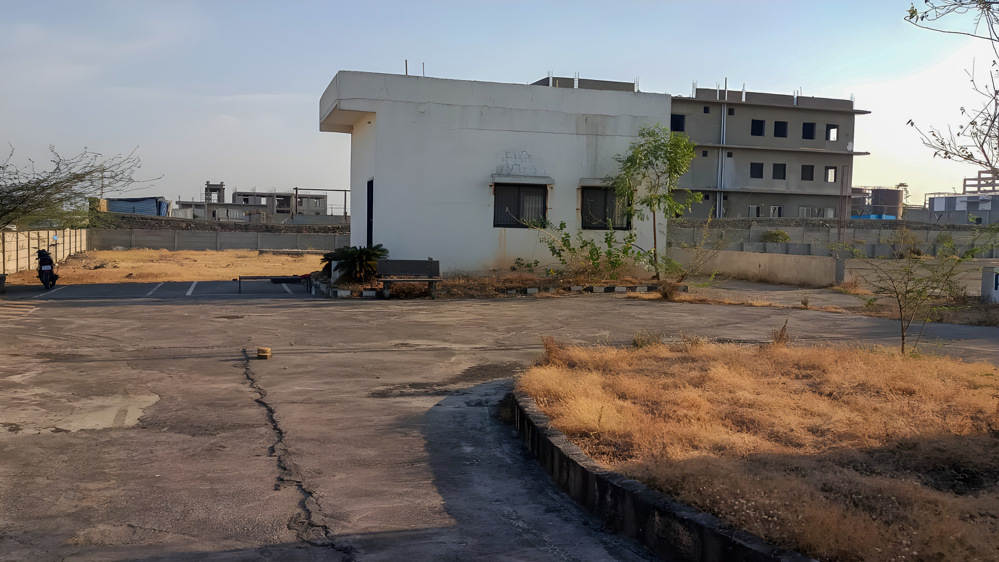 Industrial Plot with Factory Building for Sale in Dhule — photo 1