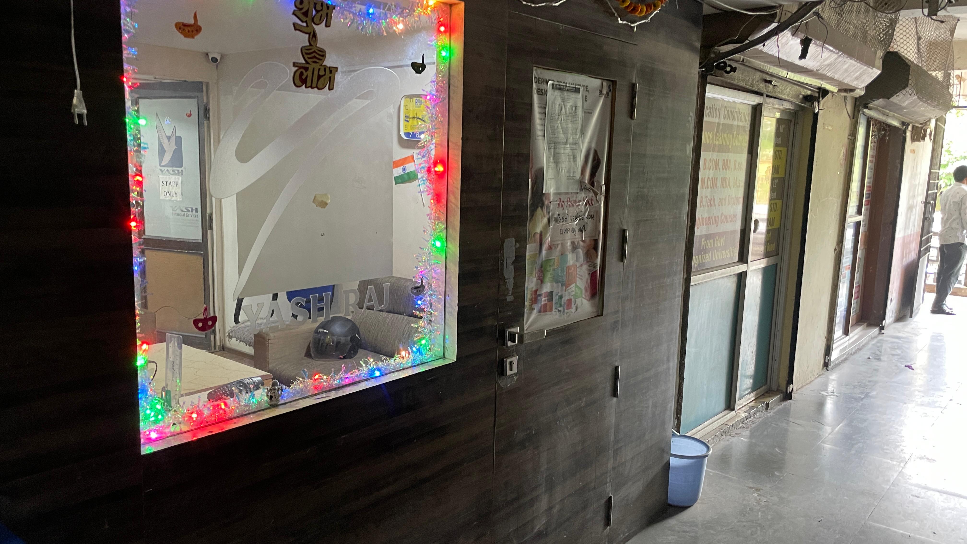 Shops for Sale in Surat — photo 1