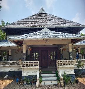 Individual House for Sale in ALATHOOR JUNCTION - NEAR MADATHARA KALLADA BHAGAVATHI TEMPLE ROAD, Kallur Thekkummuri — photo 1