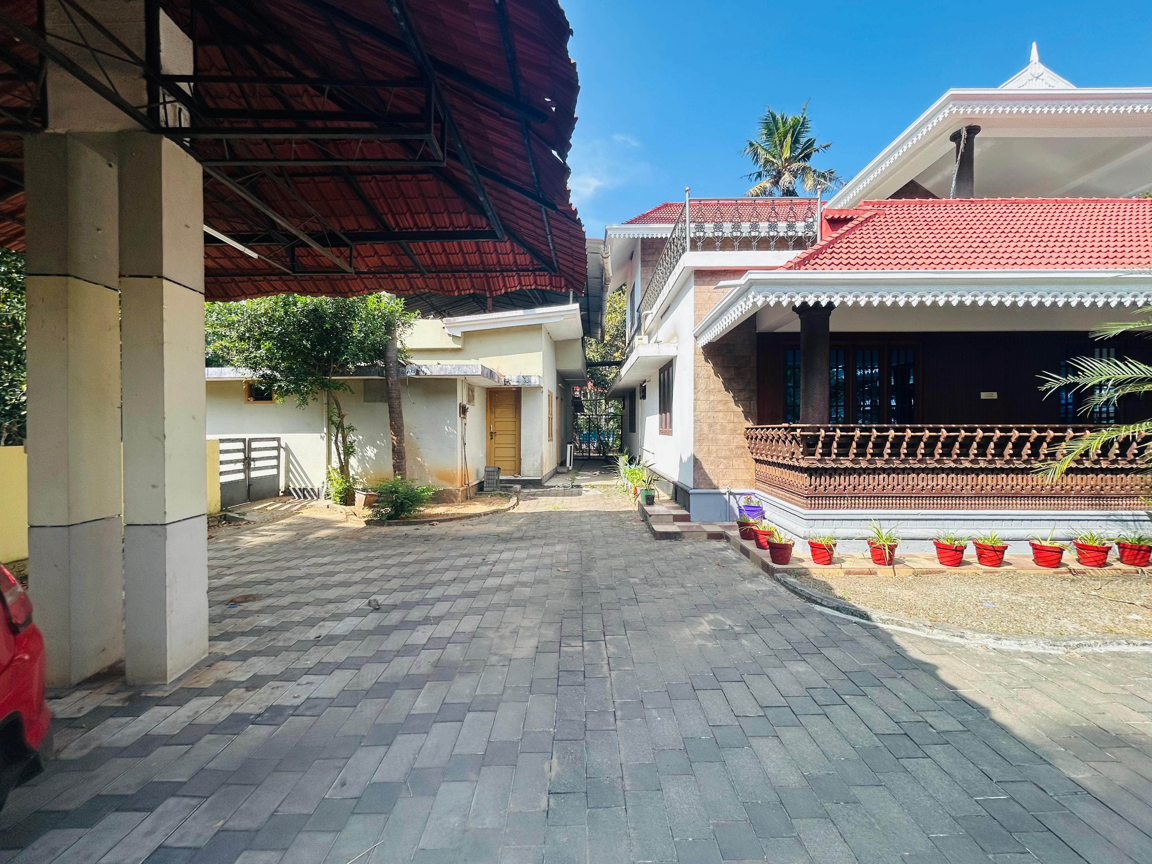 Individual House for Sale in KAIPAMANGALAM, THRISSUR, Chendrappini — photo 2