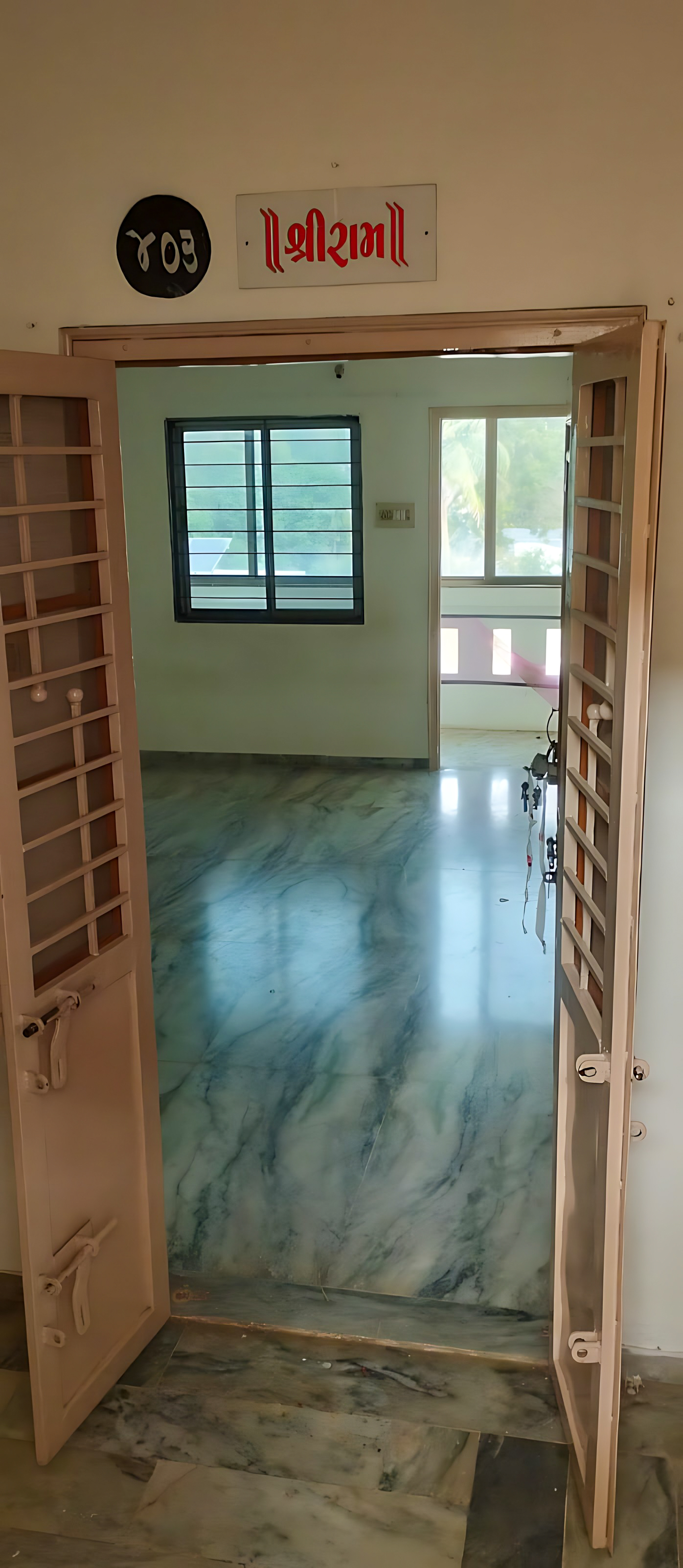 Flat for Sale in Anand — photo 1