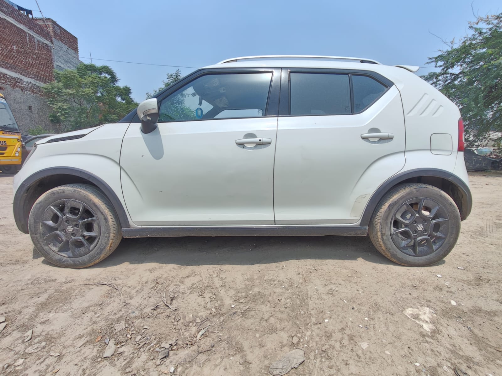 VEHICLE MARUTI IGNIS ZETA REG NO DL8CBA1416 for Sale in Greater Noida, Greater Noida — photo 5