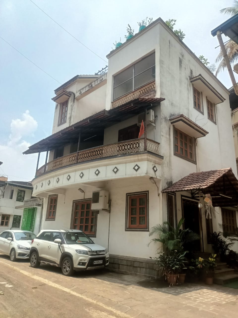Bungalow for Sale in Dadar — photo 1