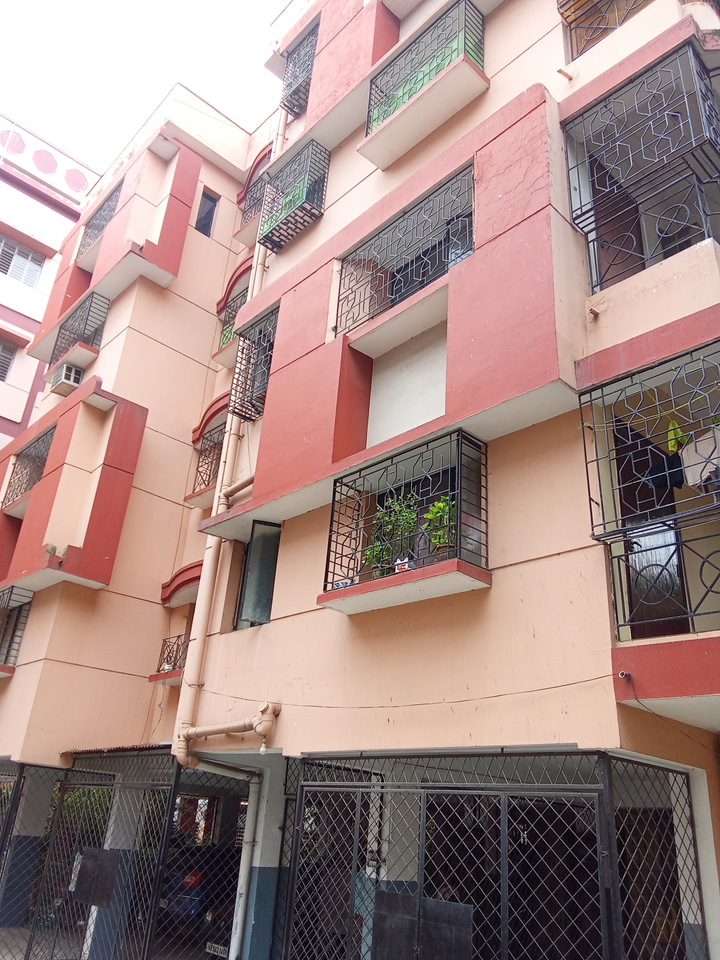 3 BHK Flat for Sale in SHUBHA APARTMENT, Parnasree Pally Road, Kolkata — photo 1