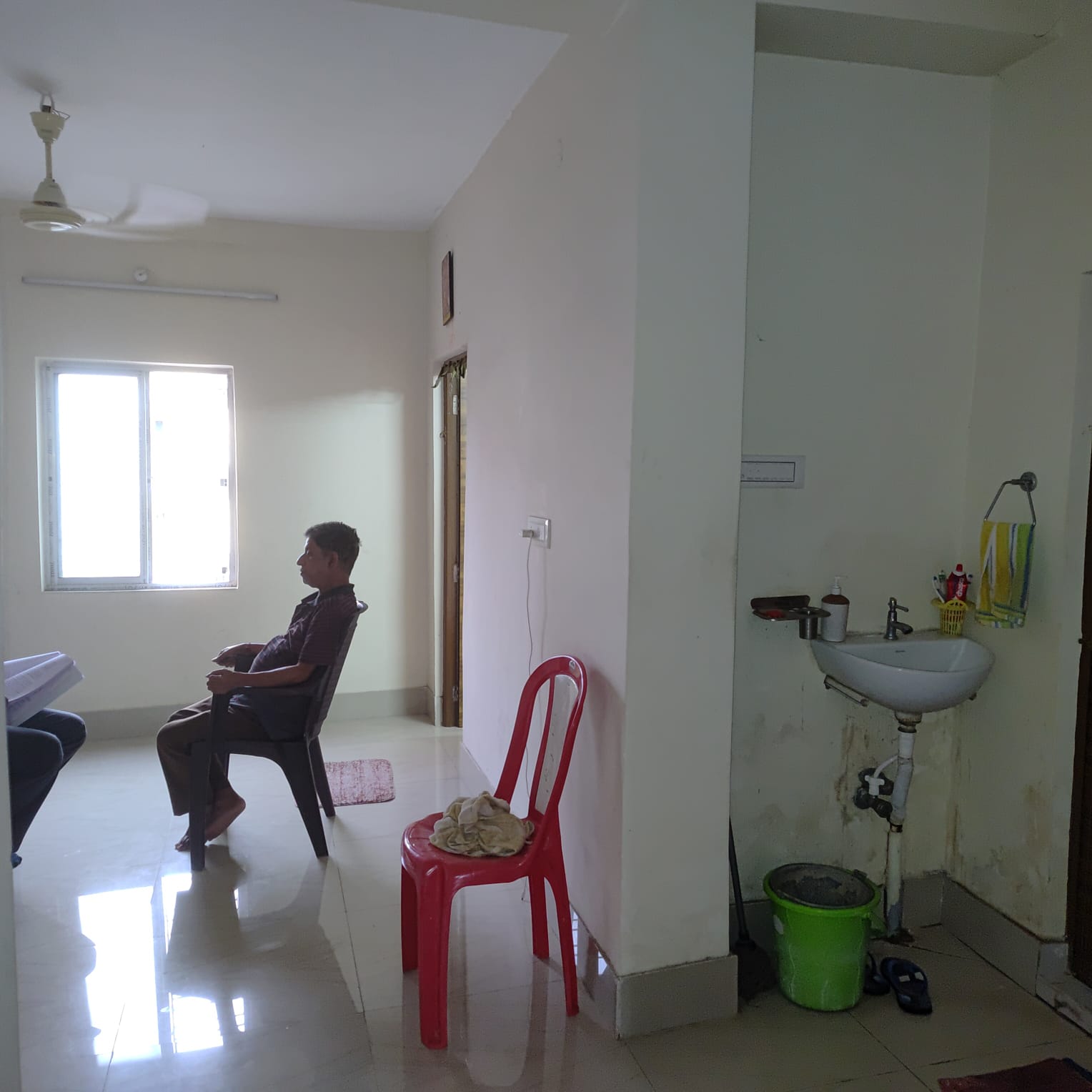 4 BHK Flat for Sale in MATRI BHAVAN APARTMENT, NEAR NANDAN KANAN DURGA MANDIR AND JYOTI BANQUET HALL, Uttarpara Kotrung — photo 4