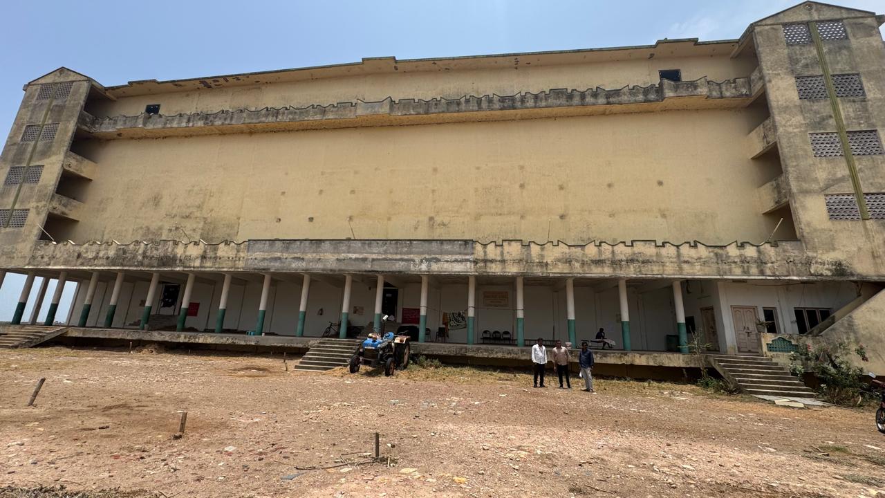 Industrial Plot with Factory Building for sale in naguluppalapadu Naguluppalapadu — photo 2