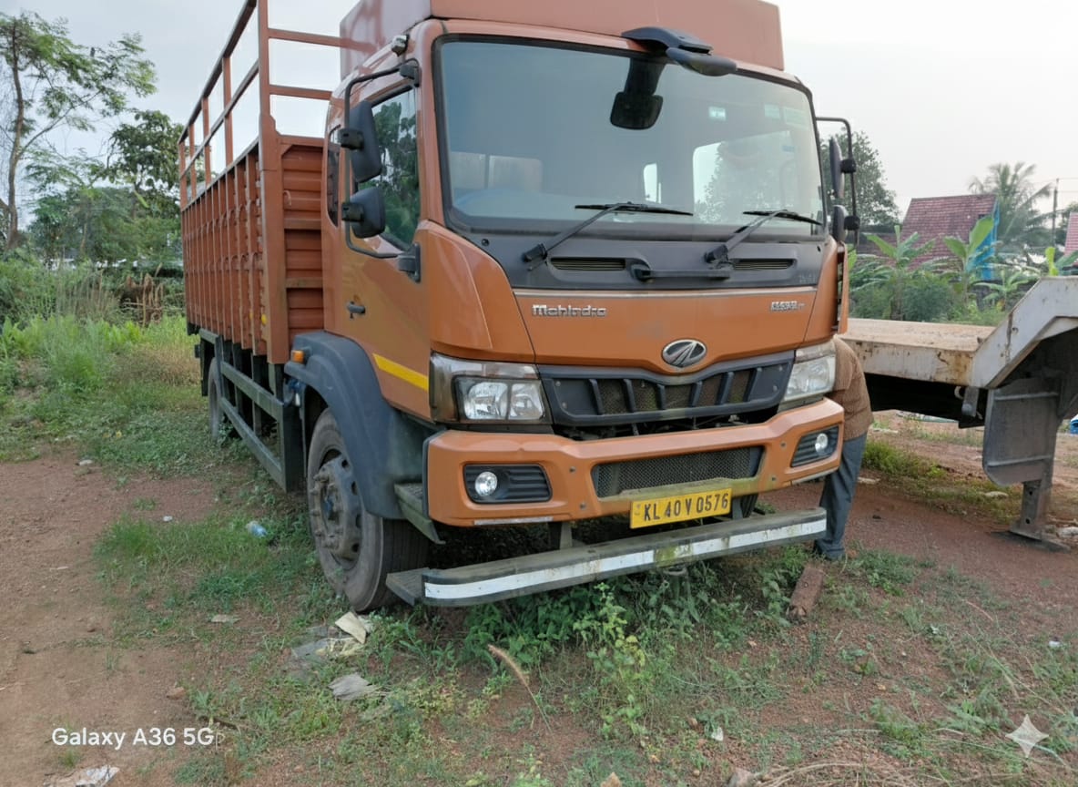 commercial vehicle for sale in Chowwara — photo 1