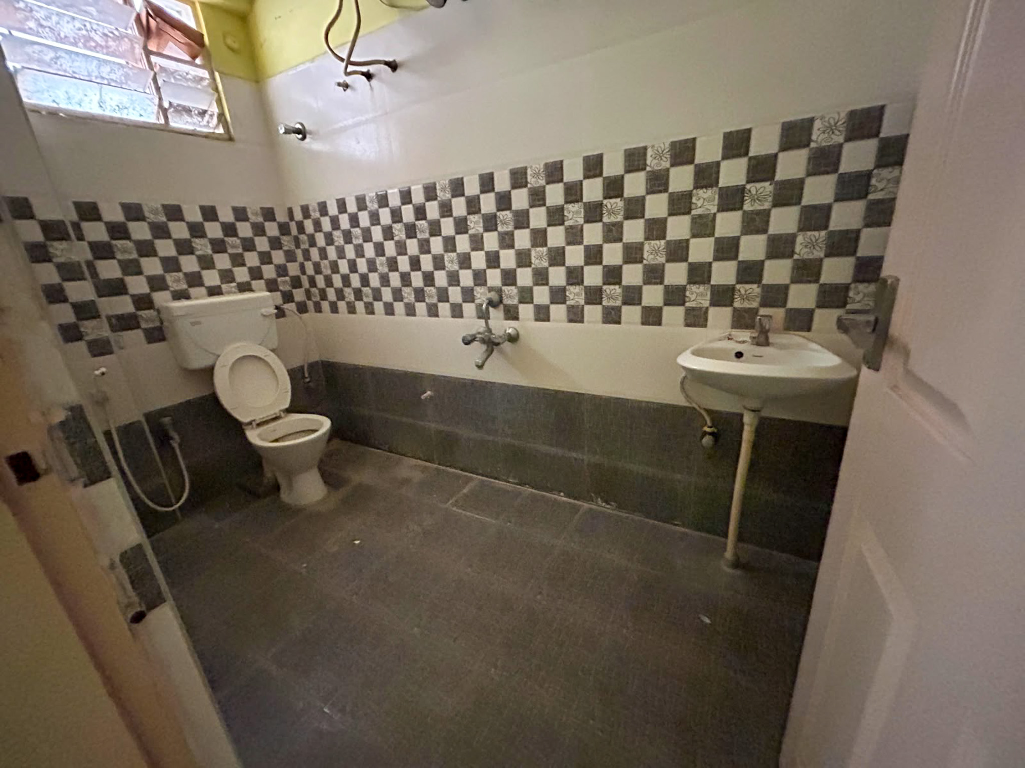 3 BHK Flat for sale in PRAKRUTHI ENCLAVE, Krishnarajapuram Bengaluru — photo 3