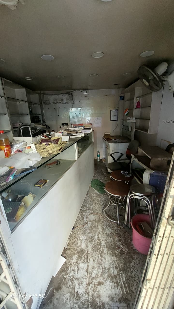 96 square feet Shops for sale in M G Road, haridevpur Kolkata — photo 2