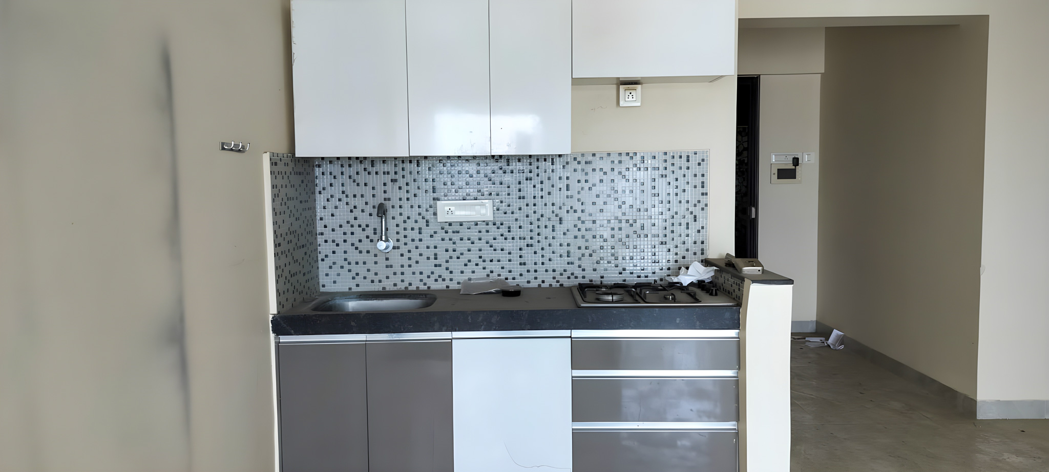 1 BHK Flat for sale in Platinum tower, D N NAGAR Mumbai — photo 6